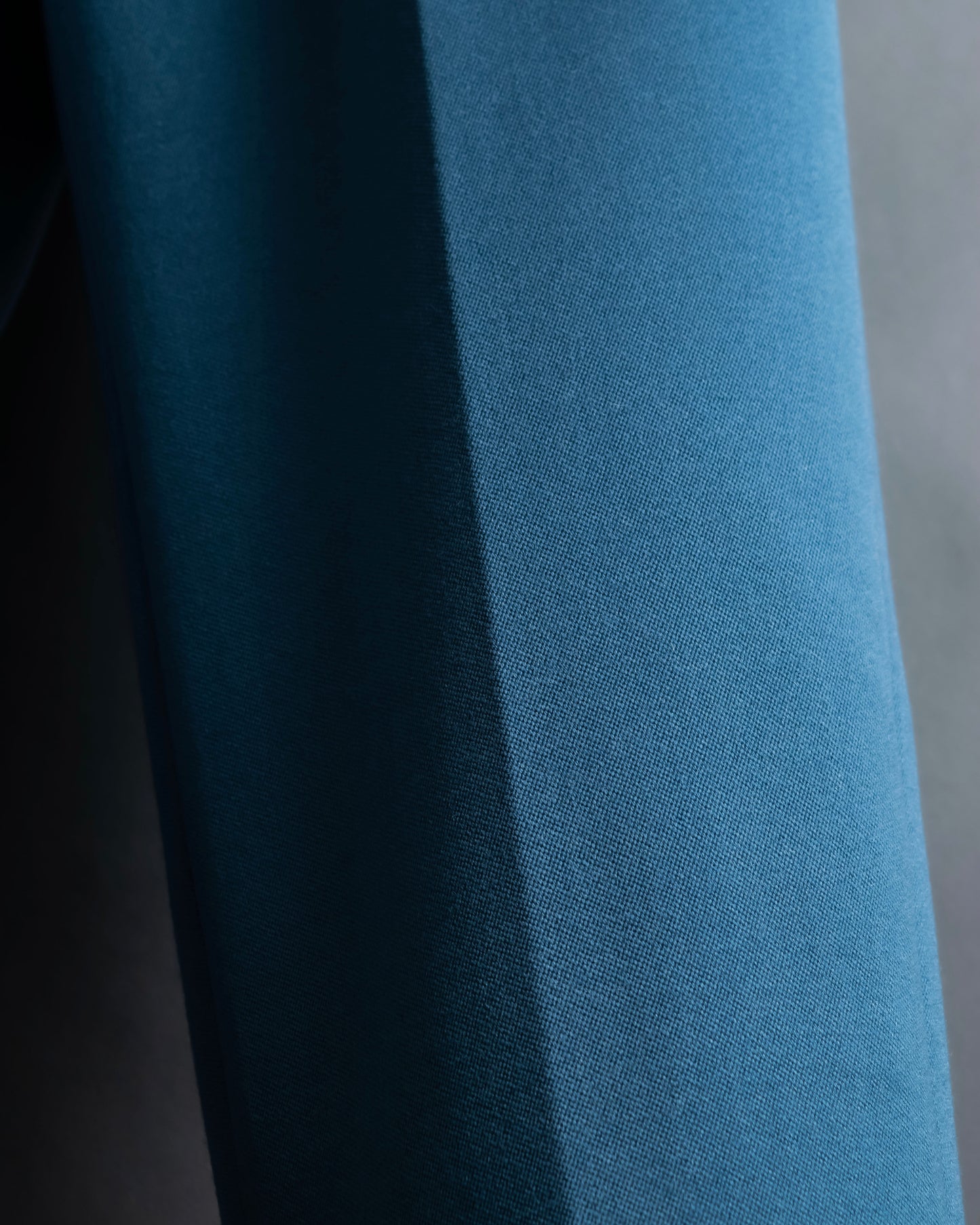 "DRAWER" Beautiful light blue tapered silhouette slacks