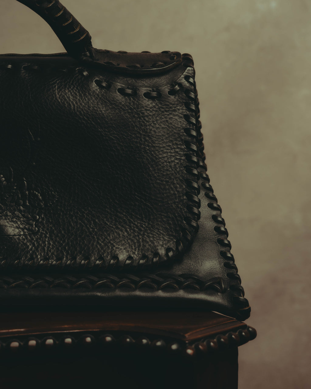 -SPECIAL- “FENDI” 80’s-90’s Coat of arms embossed whipstitched leather handbag