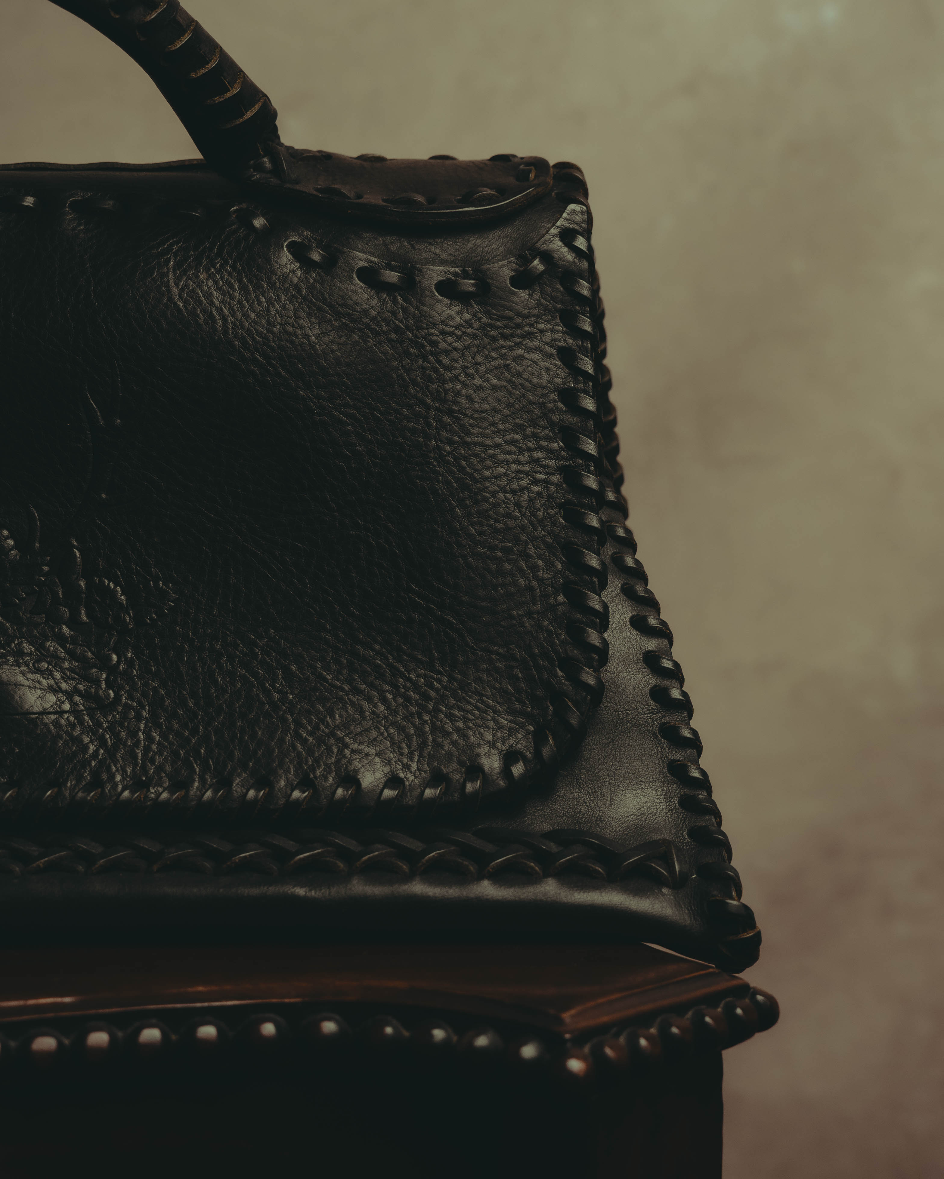 -SPECIAL- “FENDI” 80’s-90’s Coat of arms embossed whipstitched leather handbag