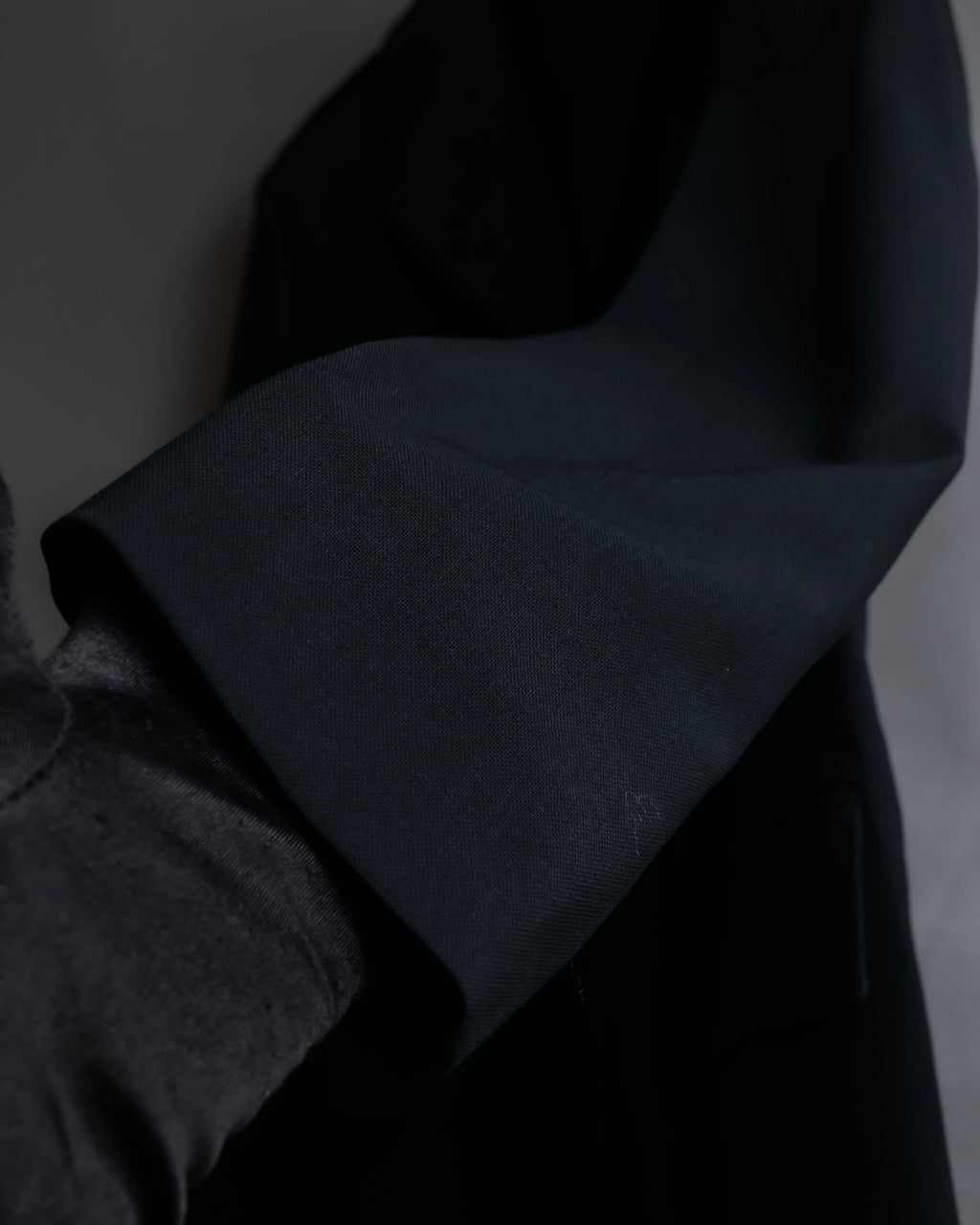 "GUCCI" 90's Beautiful draping fly-front tailored jacket