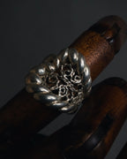 "Christian Dior" Rope-edged filigree signet ring