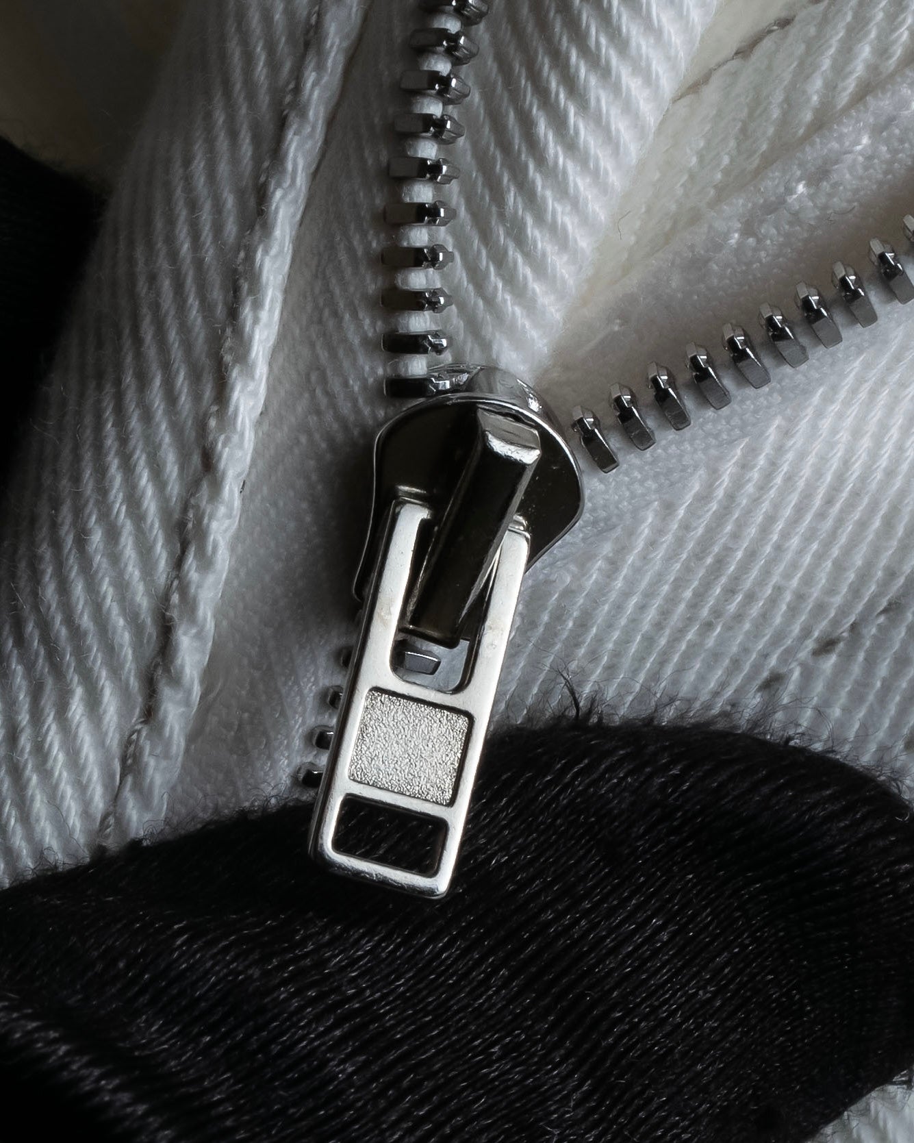 "MAISON MARGIELA" 21SS Washed raw cut flared cropped denim pants