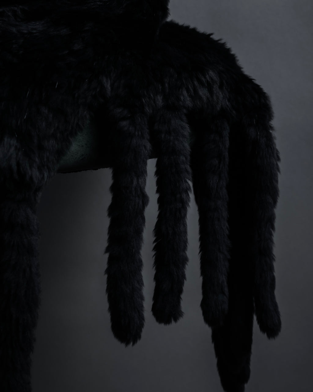 "CHOMBERT" Thick fringe design fur-like long muffler