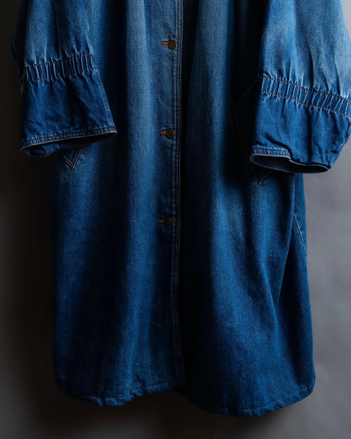 "Vintage gathered sleeve design denim long coat"