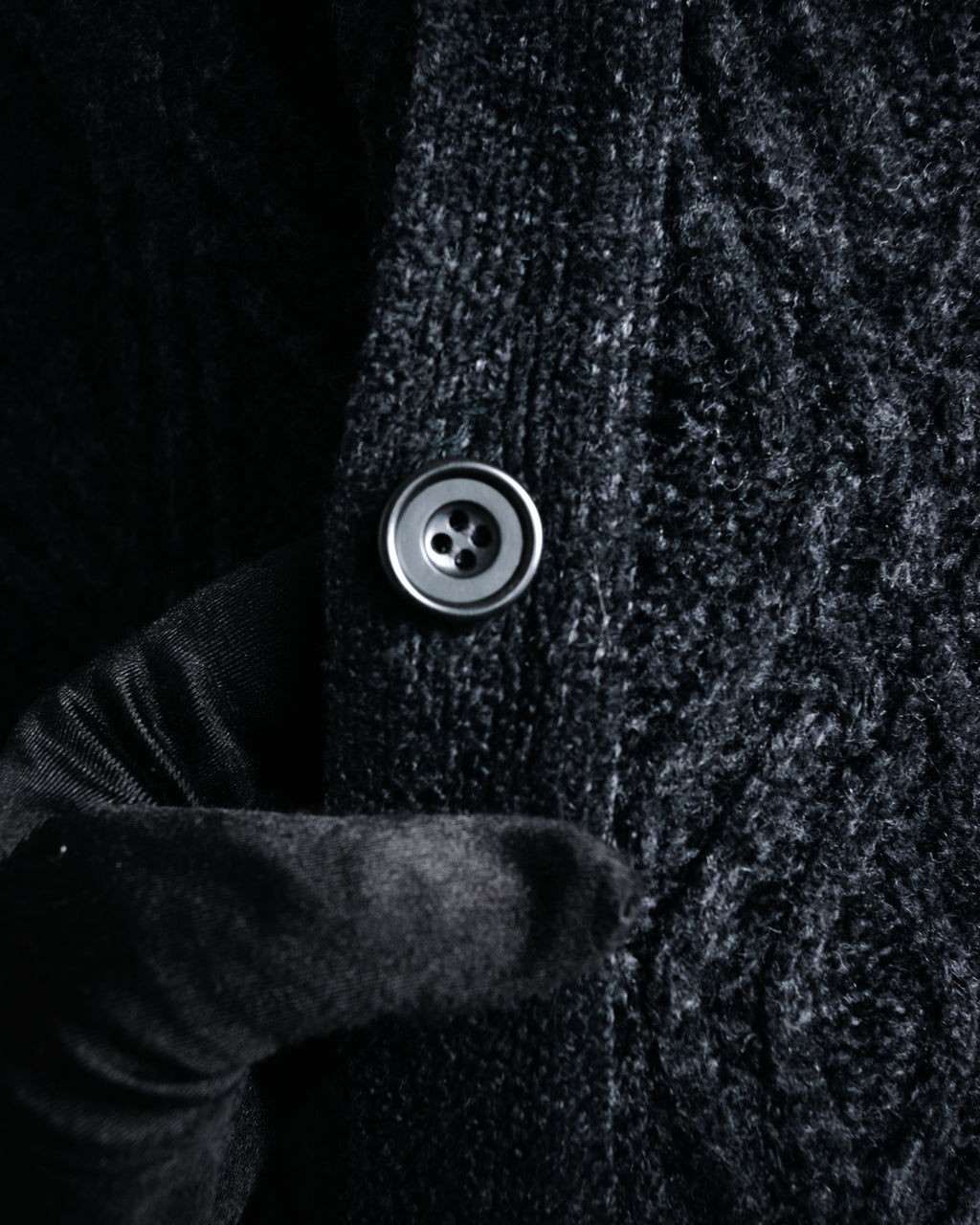 “Yves Saint Laurent” 90’s Textured diamond pattern cardigan