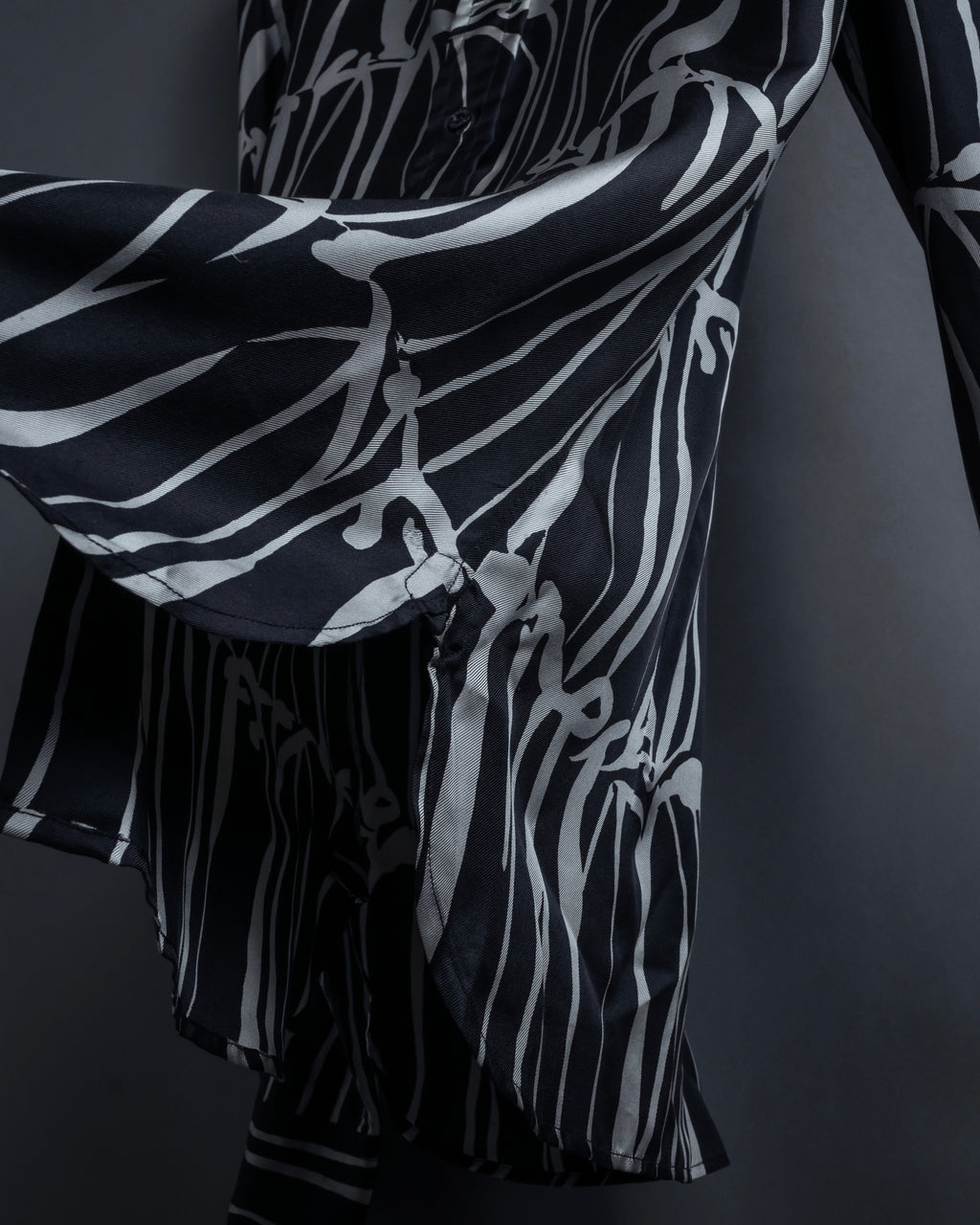 "GUCCI" Handwritten calligraphy pattern silk shirt