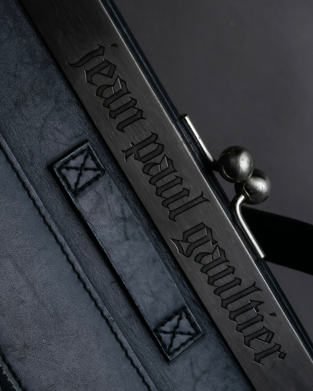 "JEAN PAUL GAULTIER" Logo engraved clasp frame 2way leather bag