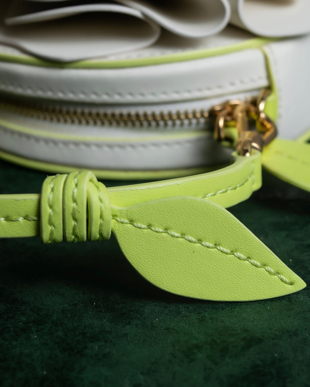 "Kate Spade" 3D rose design round hand bag