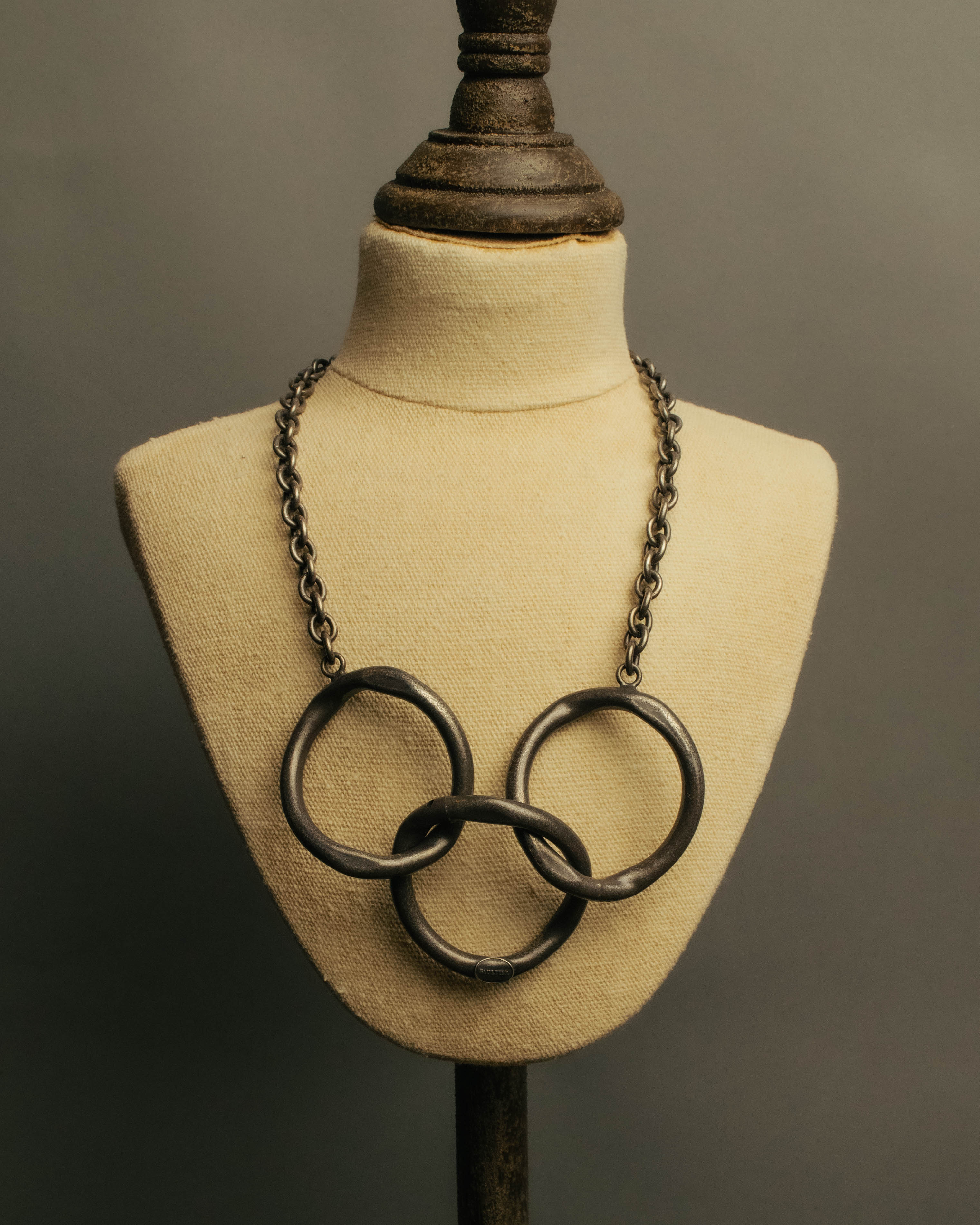 -SPECIAL- “Jean Paul Gaultier” 90’s-00’s sculptural metal ring necklace