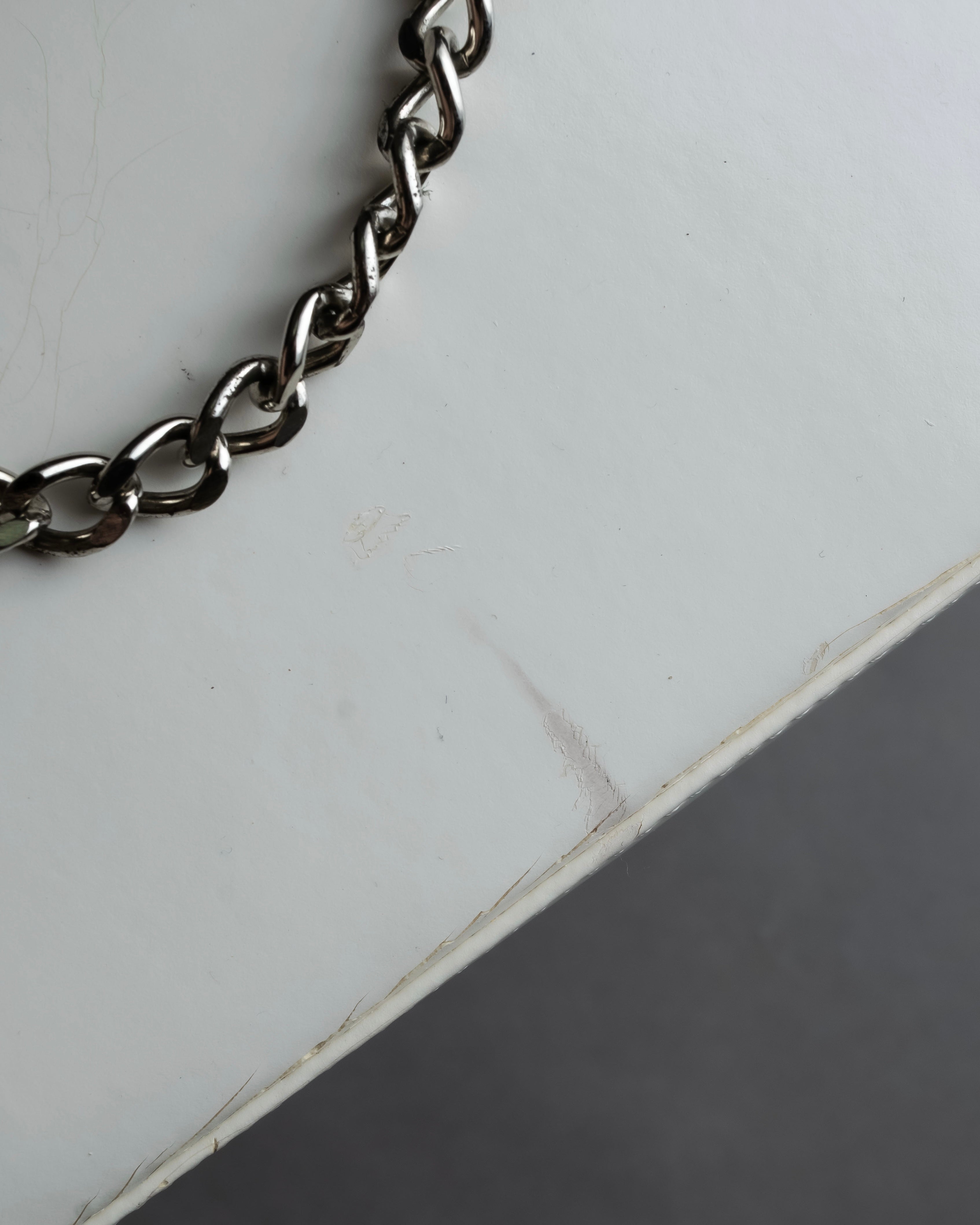 "YVES SAINT LAURENT" Clasp design chain shoulder patent leather bag