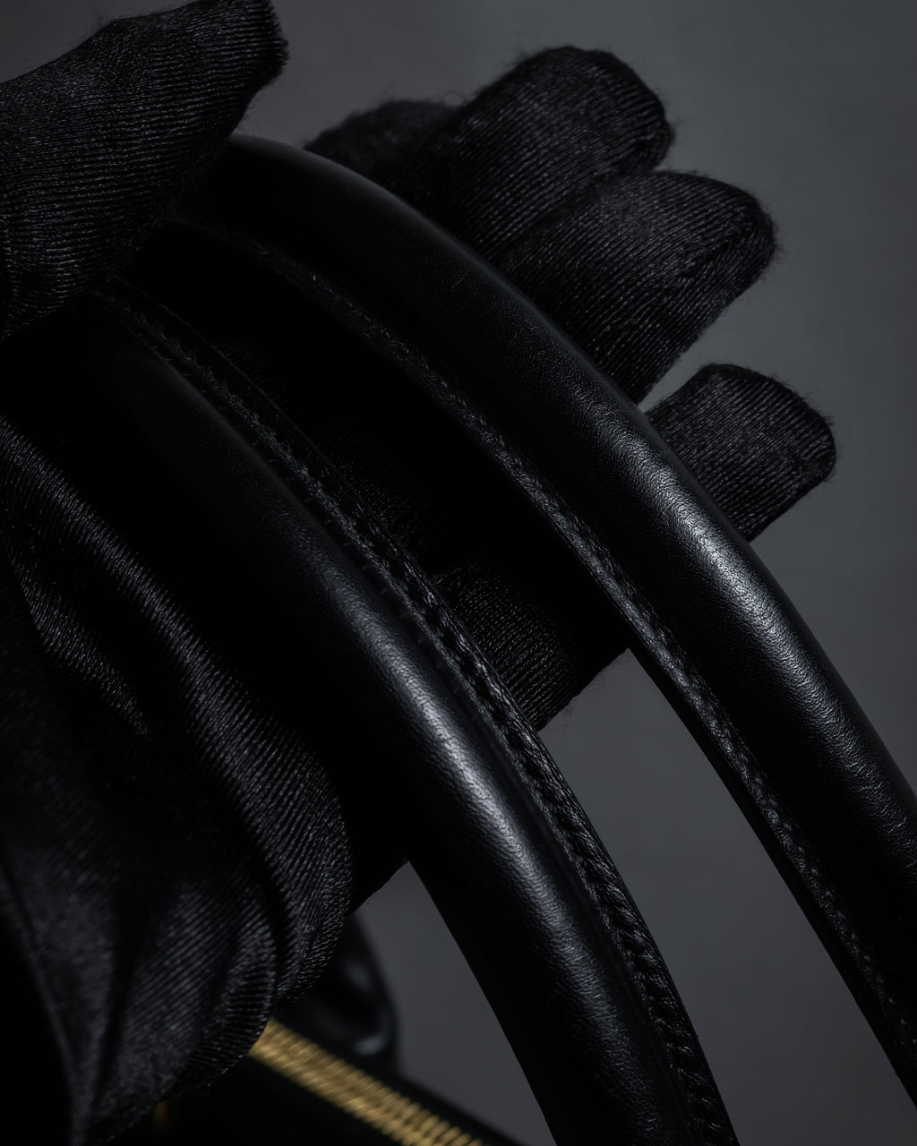 "Salvatore Ferragamo" 90's Animal motif studs design leather bag