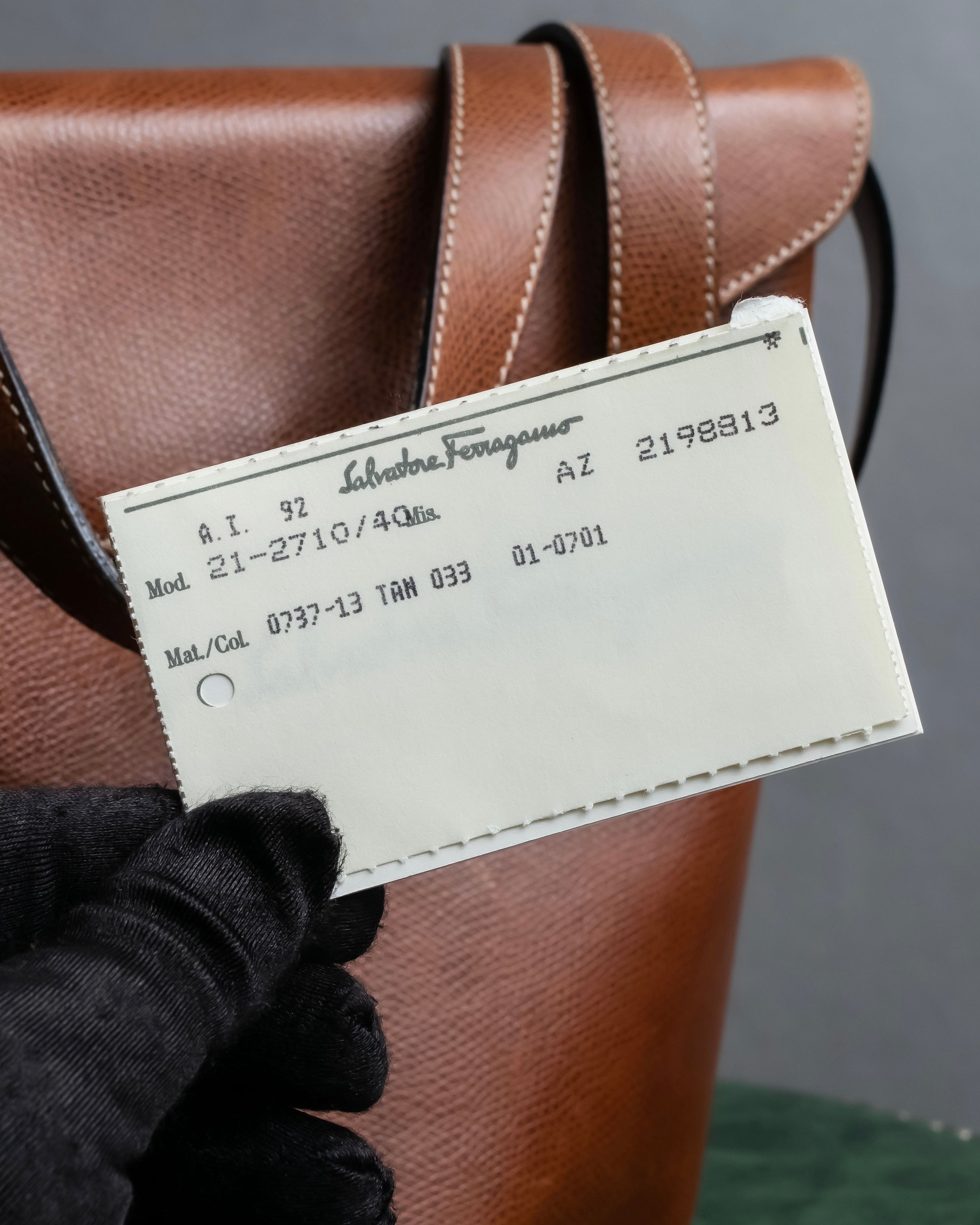 "Salvatore Ferragamo" Gold metal parts brown leather shoulder bag