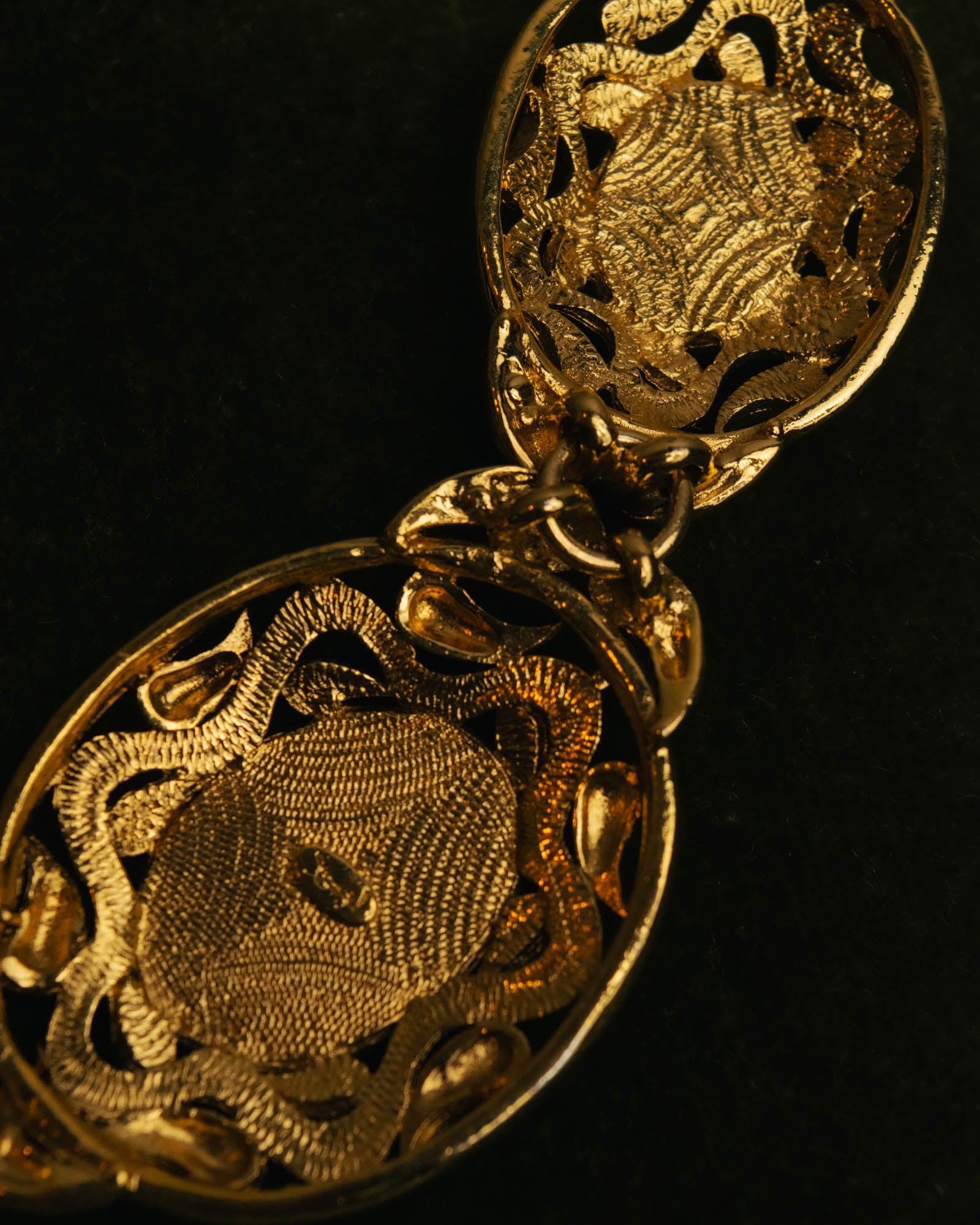 -SPECIAL- “YVES SAINT LAURENT” 80’s-90’s Baroque statement necklace