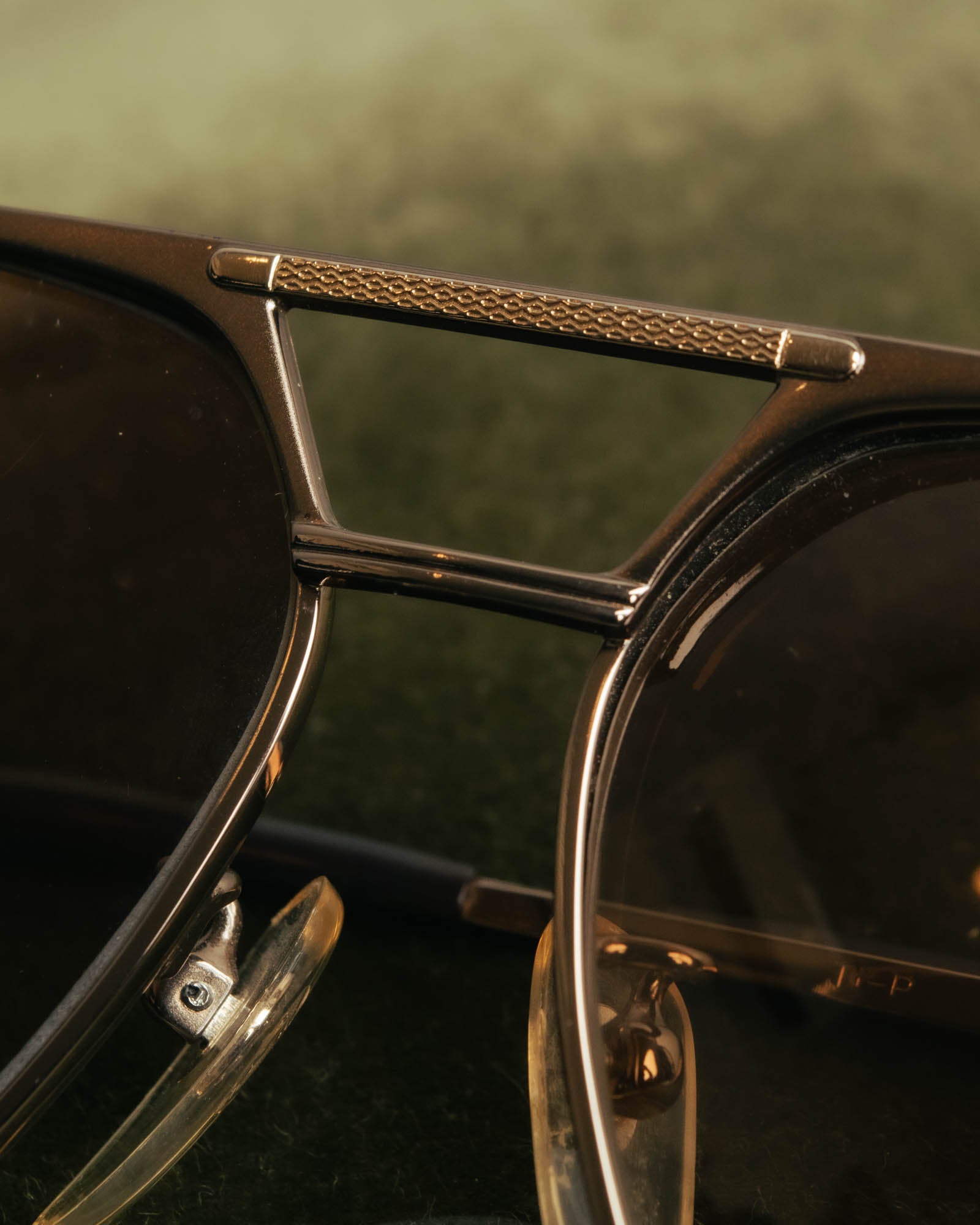 "Burberrys" 90's Classic metal aviator sunglasses