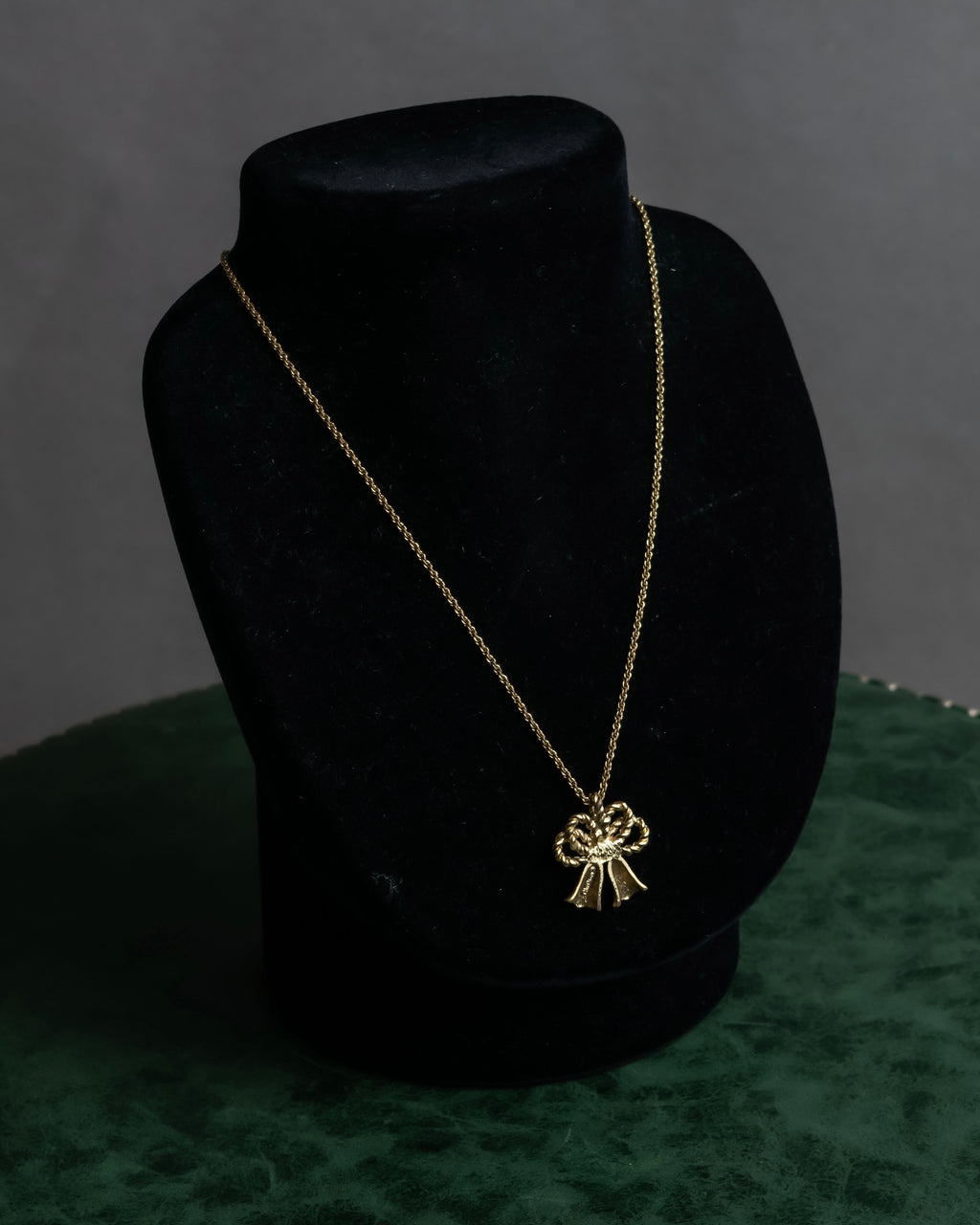 "Christian Dior" Rope ribbon motif gold necklace