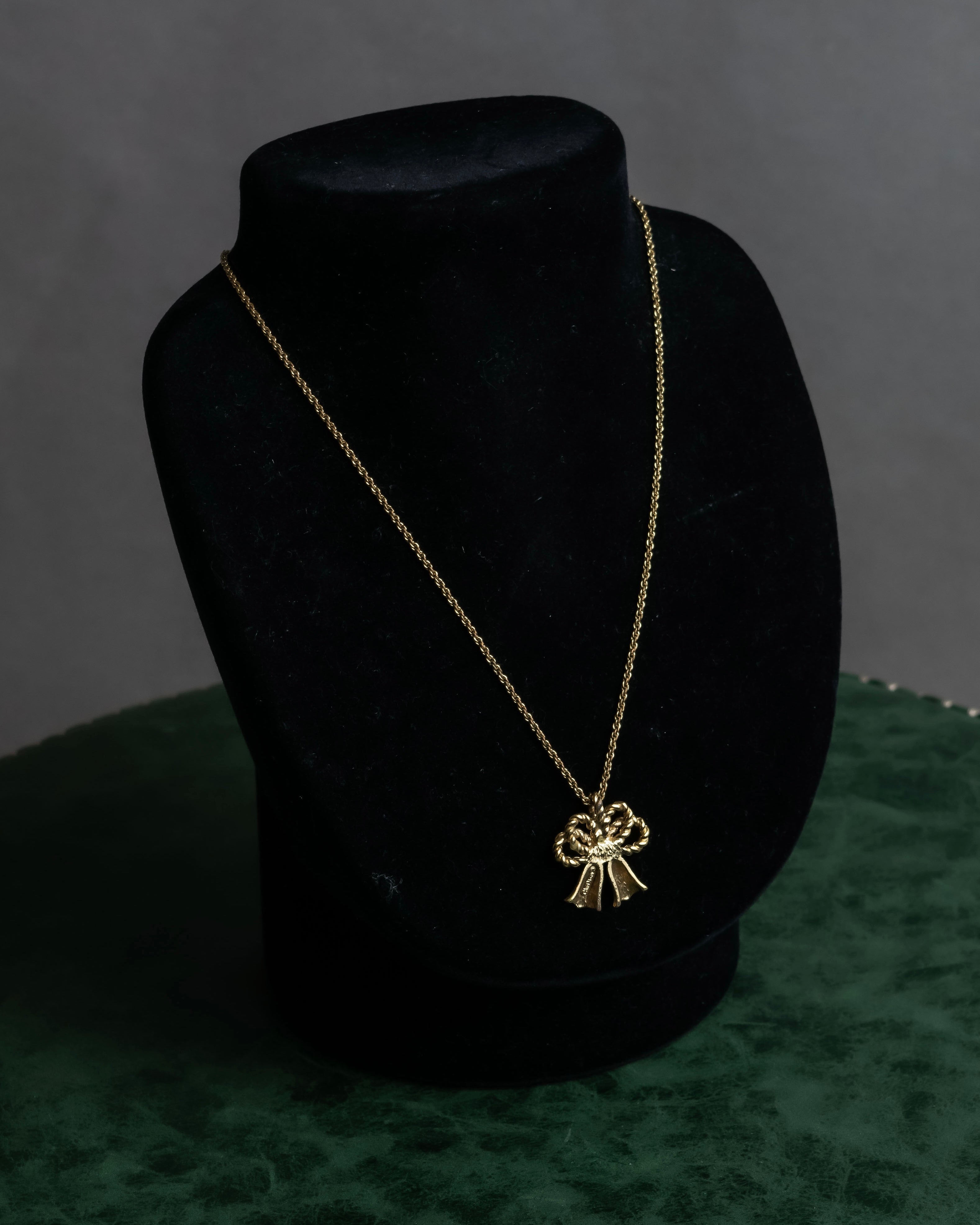 "Christian Dior" Rope ribbon motif gold necklace