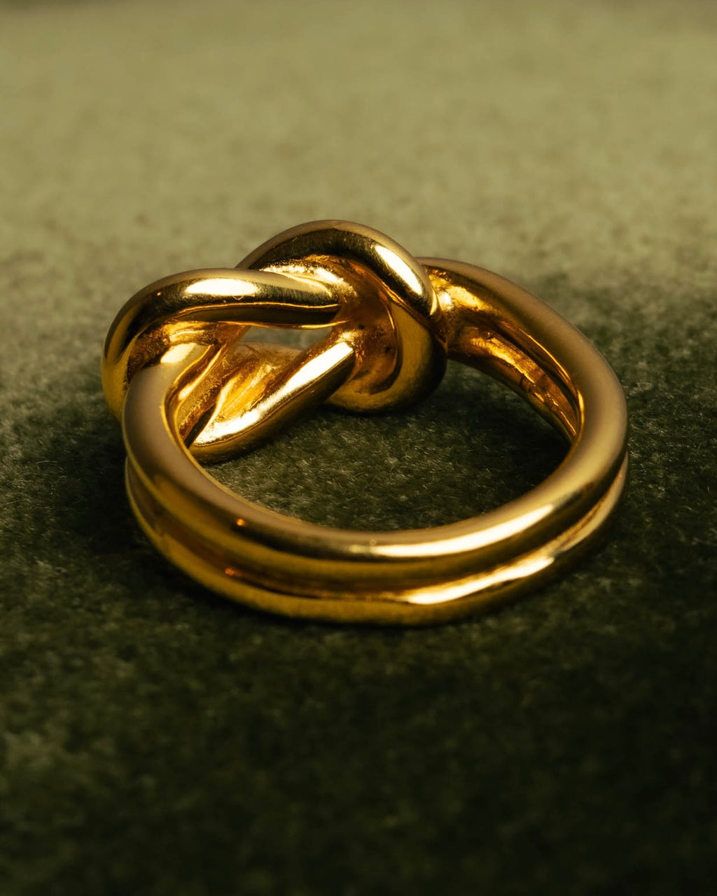 "HERMES" Sculptural gold tone knot Atame scarf ring
