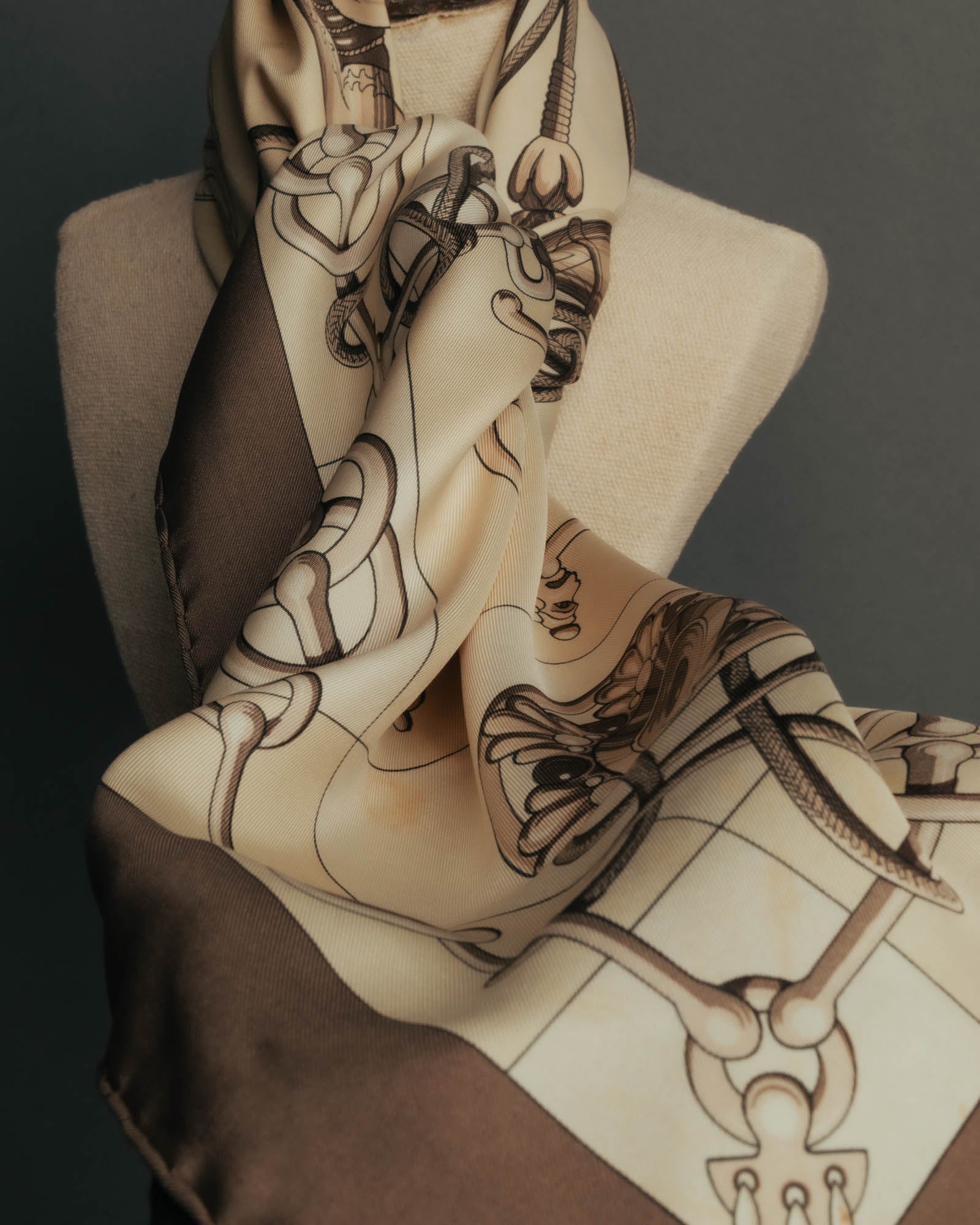 "Hermès" Cliquetis、J. Abadie silk scarf