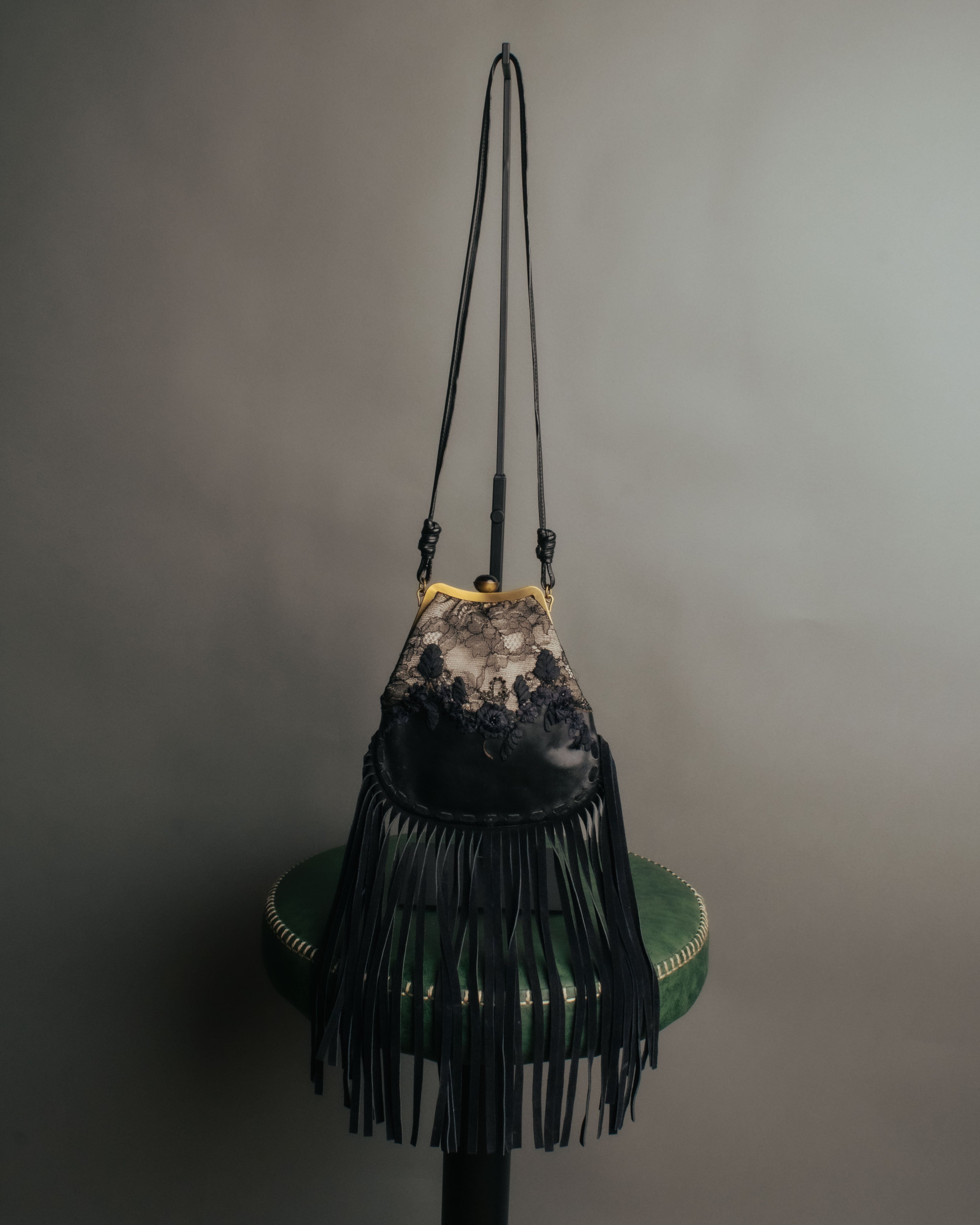 -SPECIAL- “VALENTINO GARAVANI” 2014-2016 lace embellished fringe frame bag