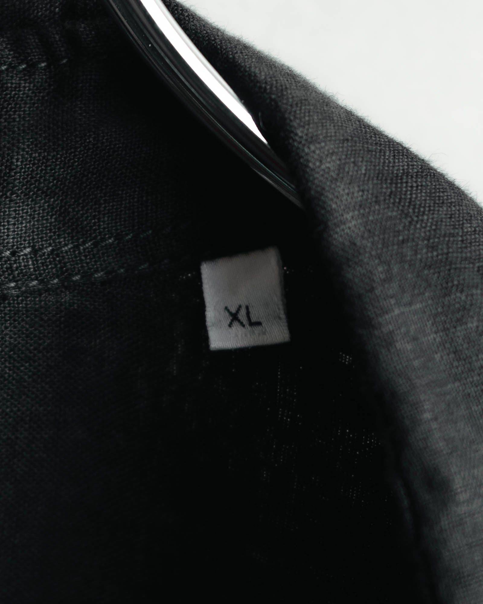 -MOOD MILLÉSIMES- 00’s black linen epaulet half-sleeve shirt by “ARMANI COLLEZIONI”