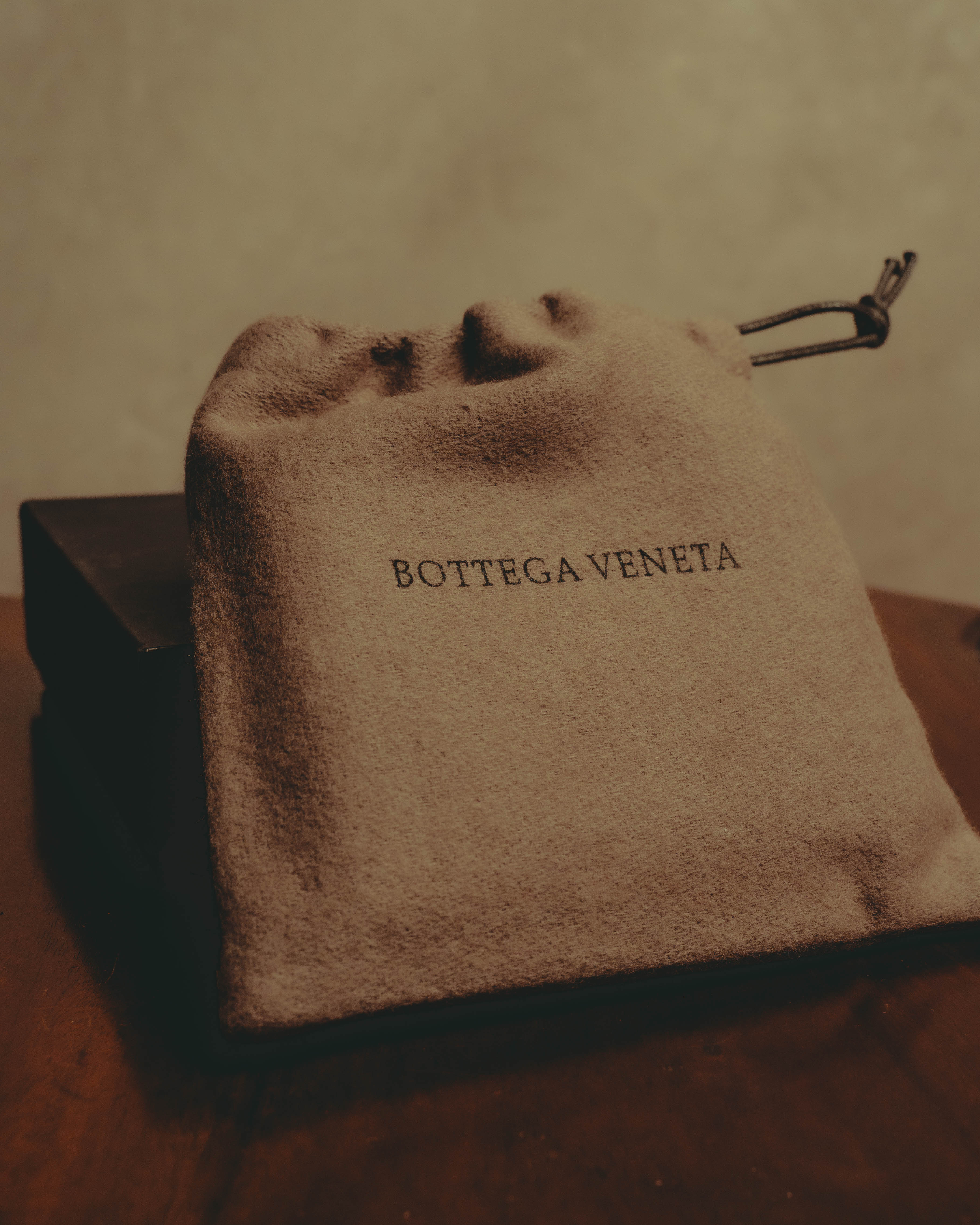 “BOTTEGA VENETA” 2010’s Intrecciato leather compact bi-fold wallet