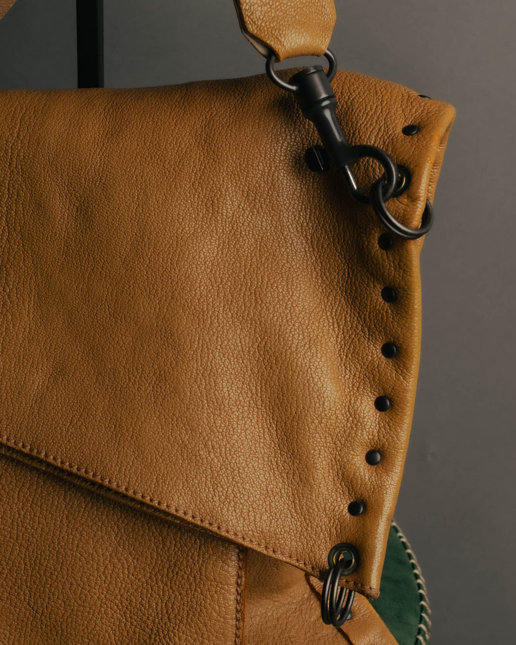 "BOTTEGA VENETA" 00's-10's Grained leather messenger bag