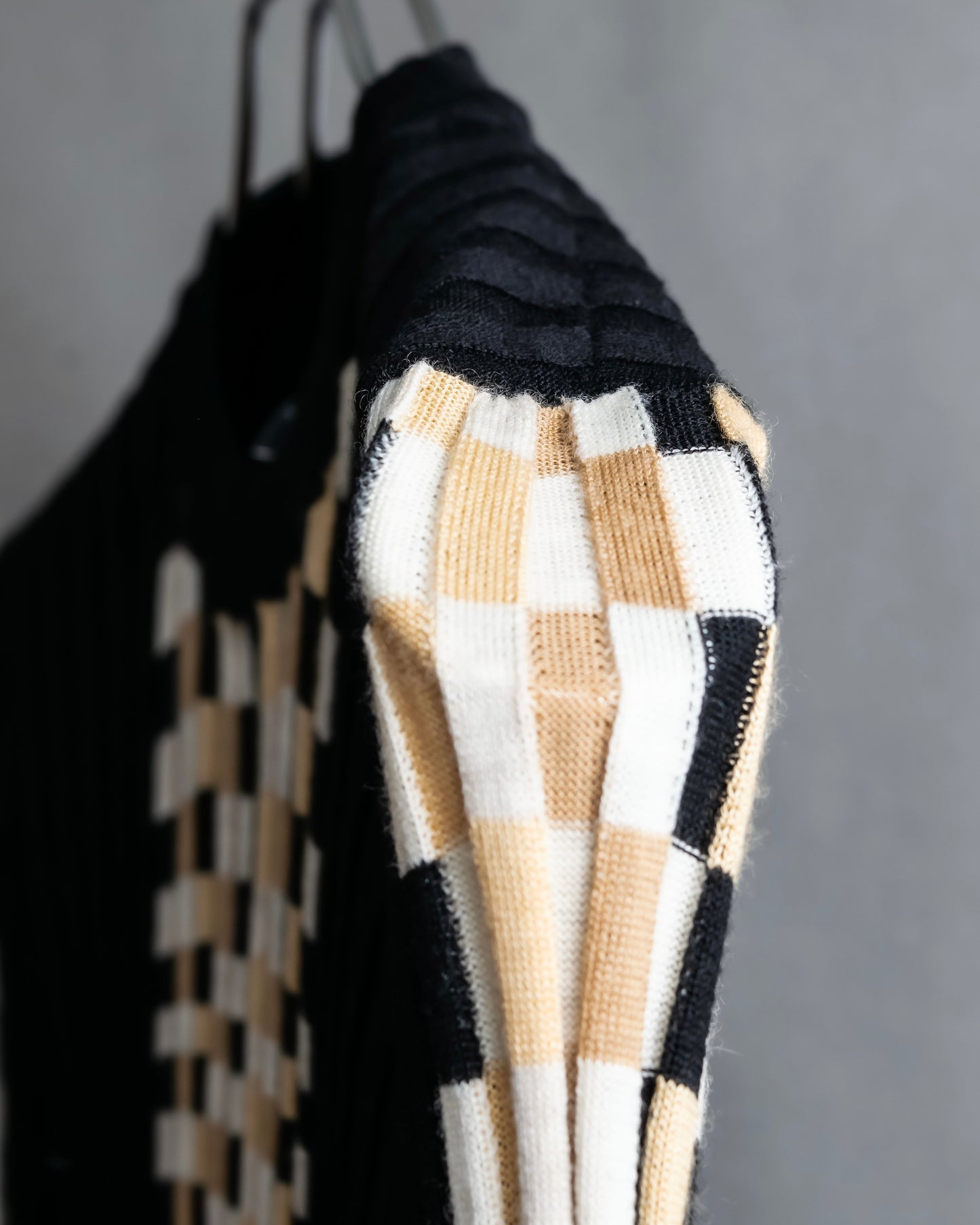 "LOEWE" Check pattern switching shaped ribbed knit