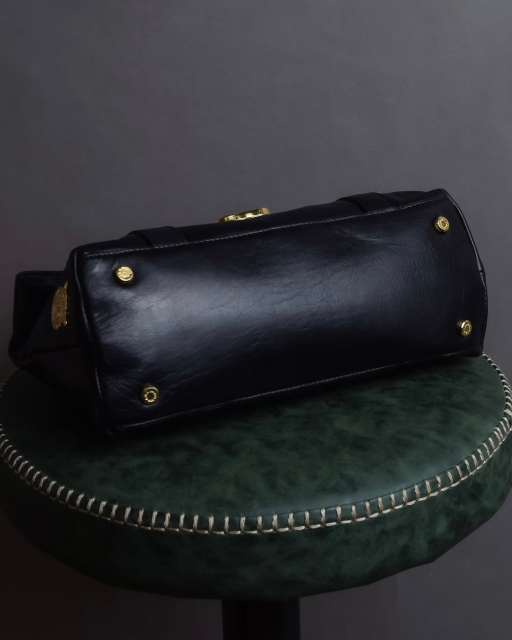 "ADMJ" Gold clasp grain leather shoulder bag