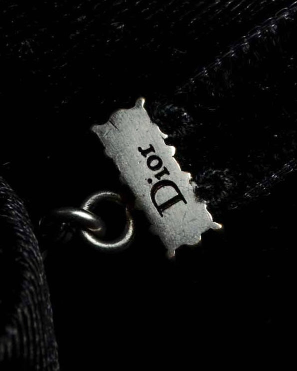 "DIOR" Velvet ribbon design star motif choker