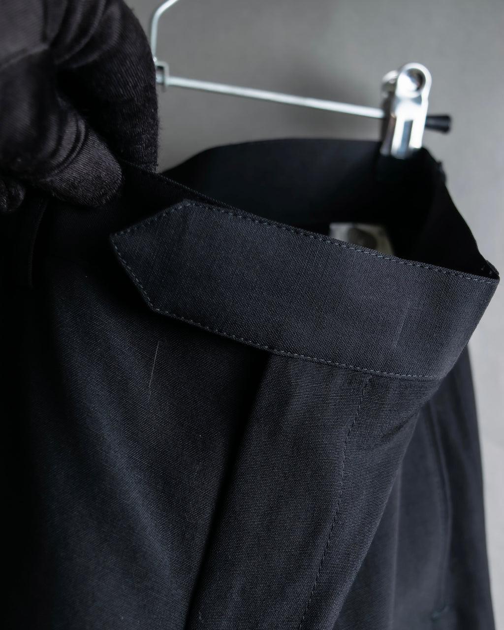 "JEAN PAUL GAULTIER FEMME"
 High-waisted straight draping slacks