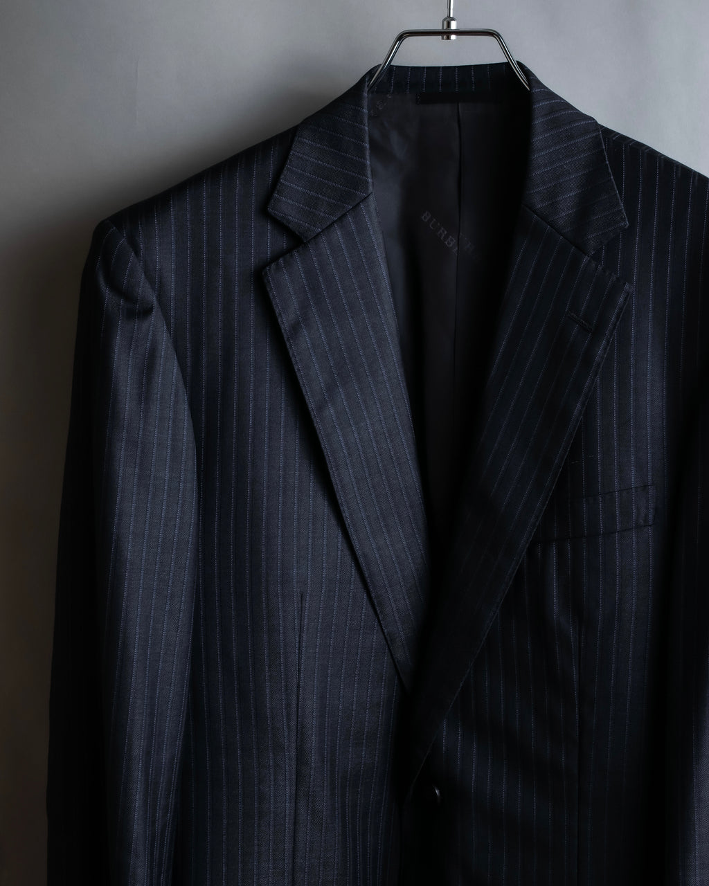 "BURBERRY" 2B tailored jacket & tapered silhouette slacks pinstripe pattern set up