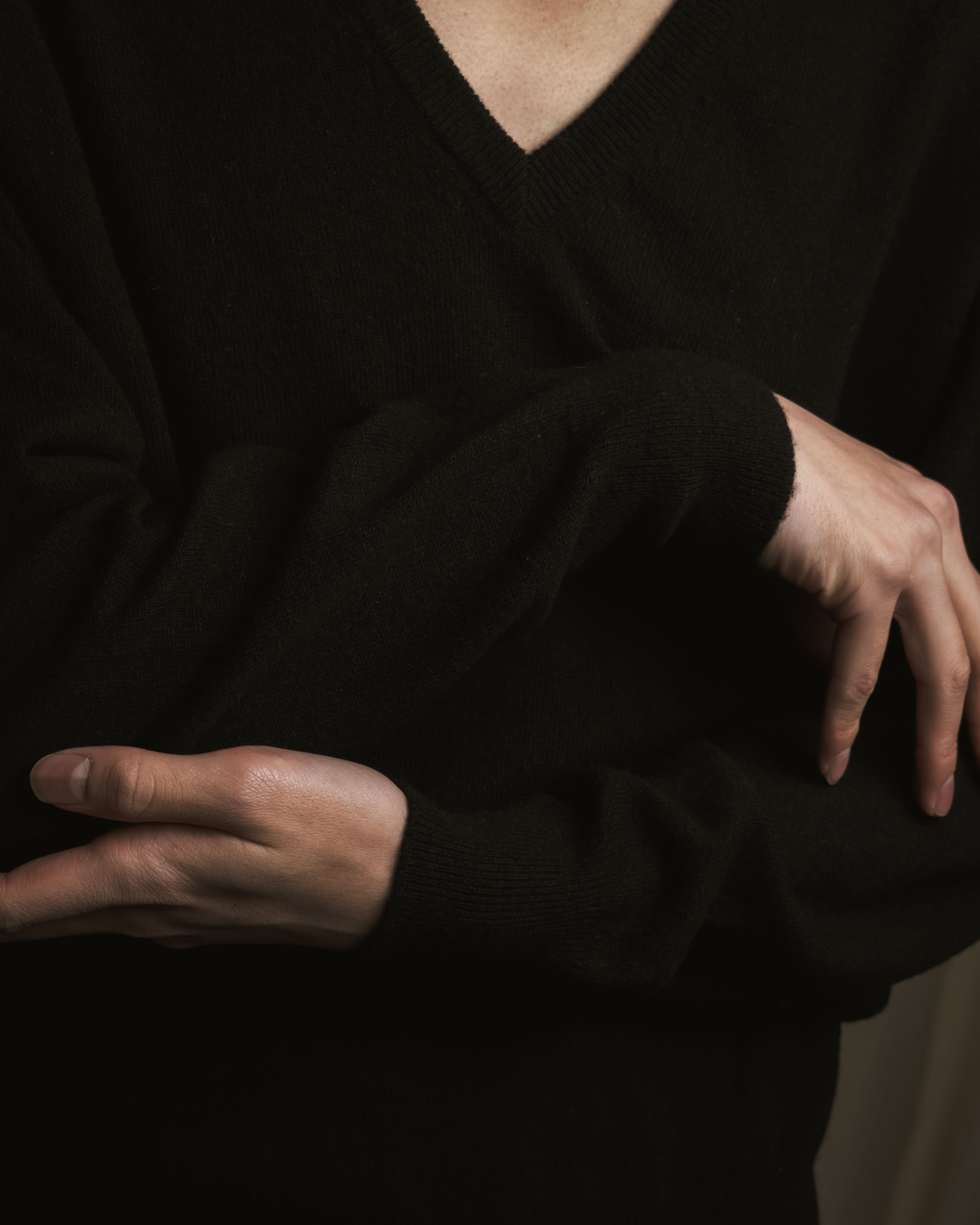 "CELINE" 90’s scottish cashmere v neck knit