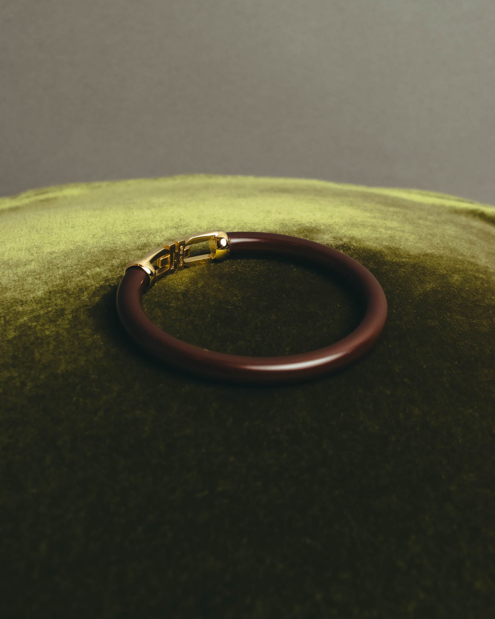 “Salvatore Ferragamo” 90’s-10’s Dark brown double Gancini bangle