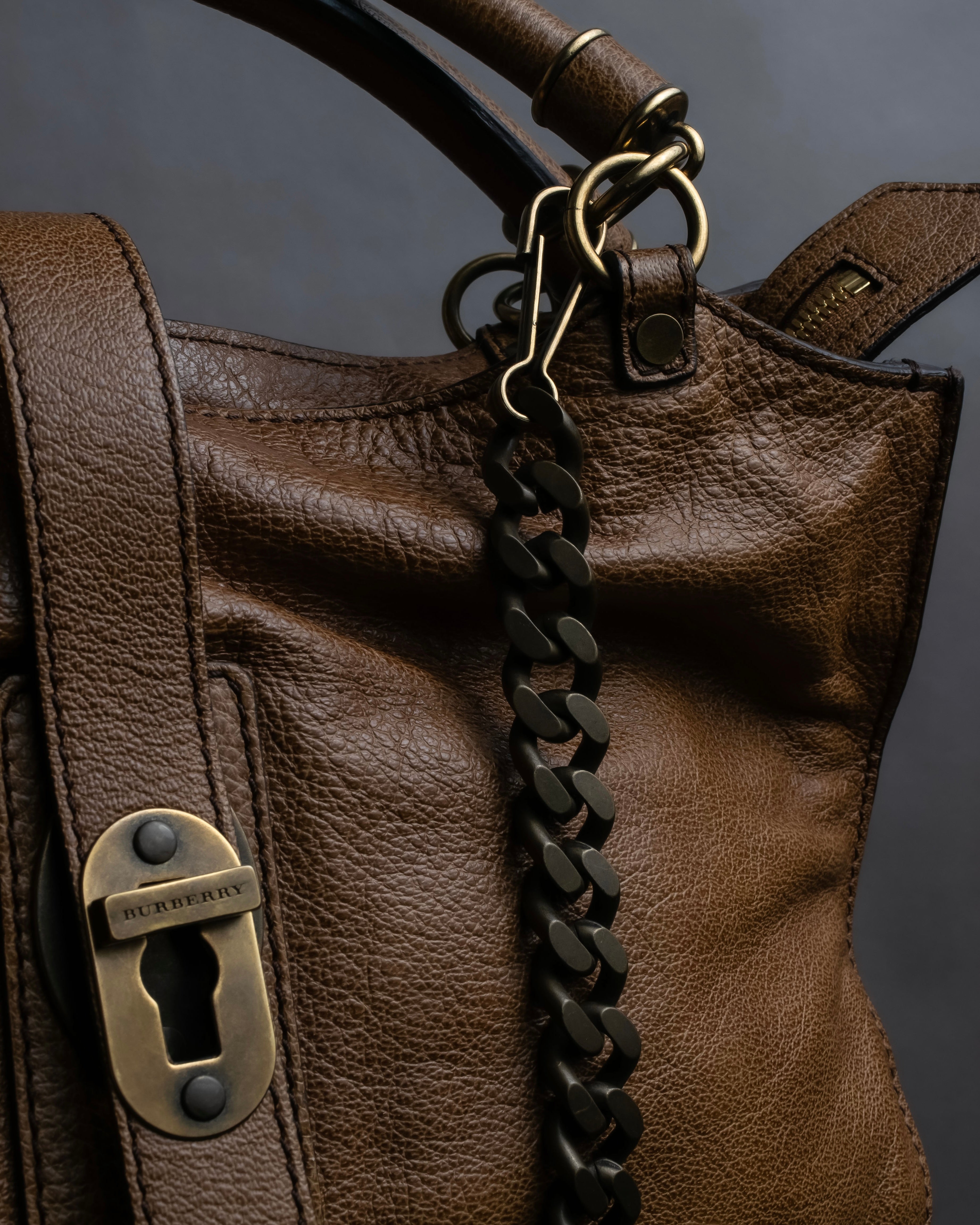 "BURBERRY" Chain design grained full grain leather shoulder bag