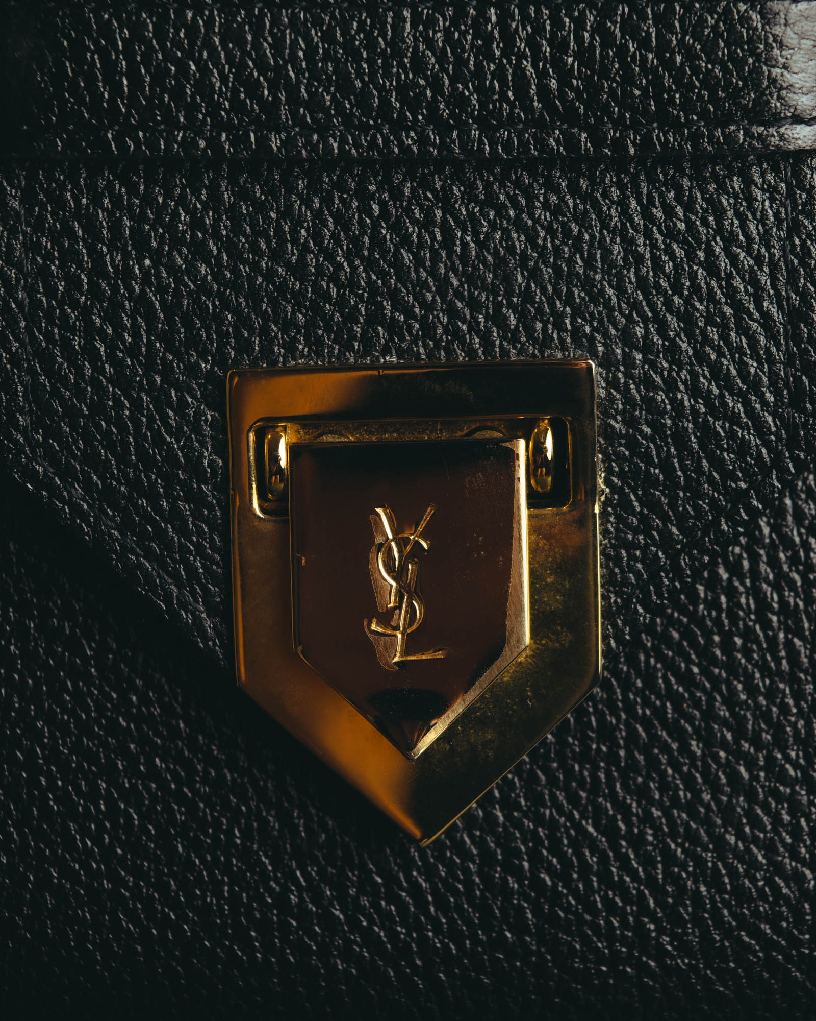 “Yves Saint Laurent” 90’s-00’s Cassandra logo one shoulder leather bag