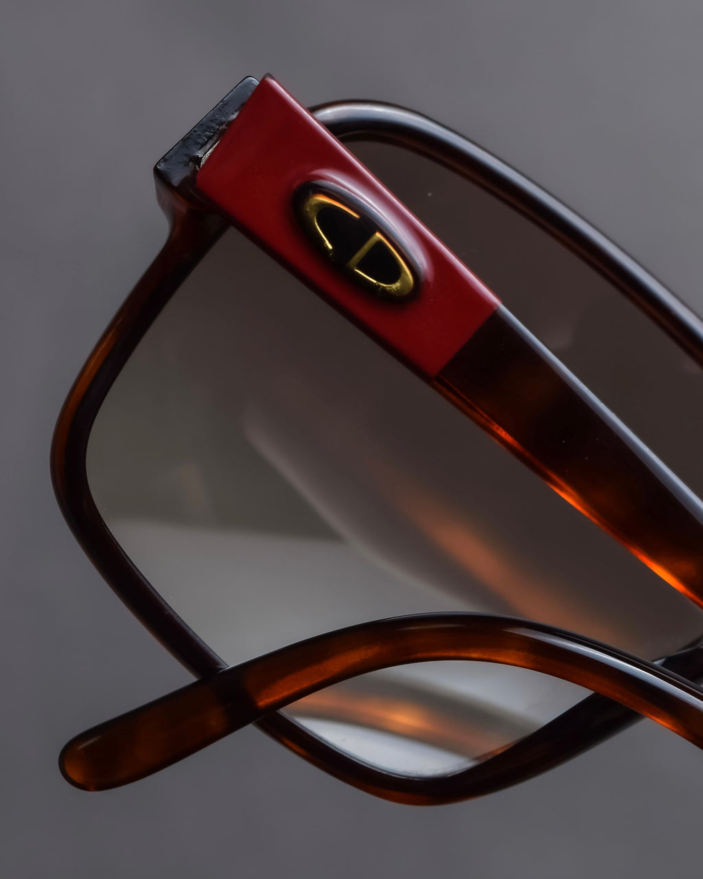 "Christian Dior Monsieur" Red temple gradient frame monsieur sunglasses