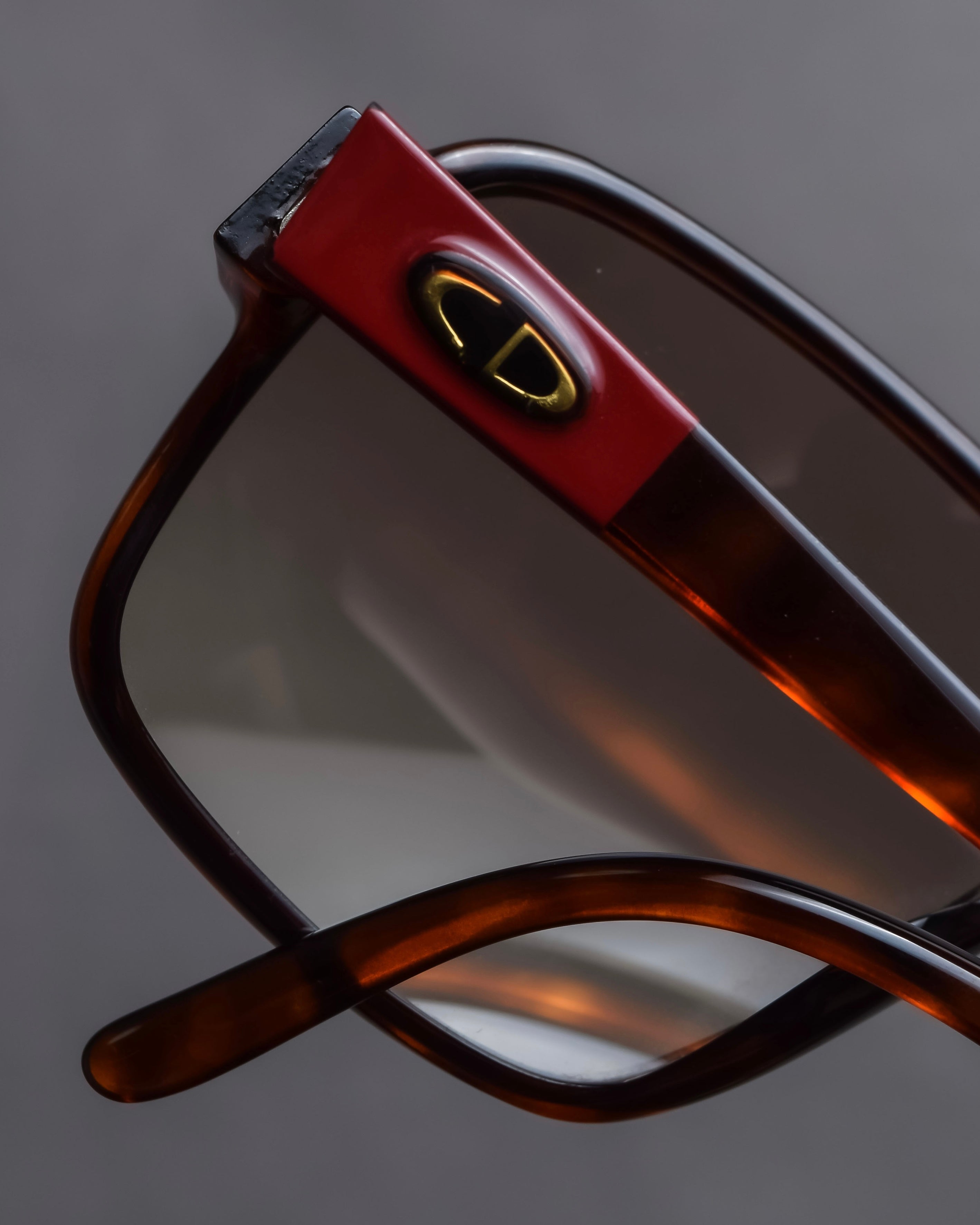 "Christian Dior Monsieur" Red temple gradient frame monsieur sunglasses
