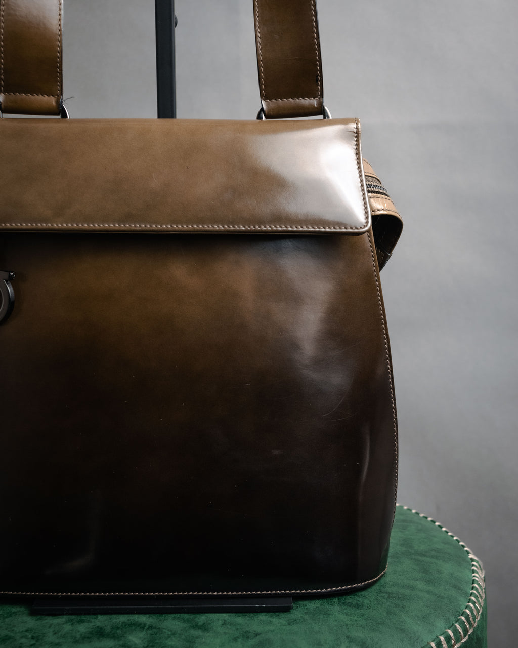 “Salvatore Ferragamo” 90’s-00’s glossy gancini shoulder bag