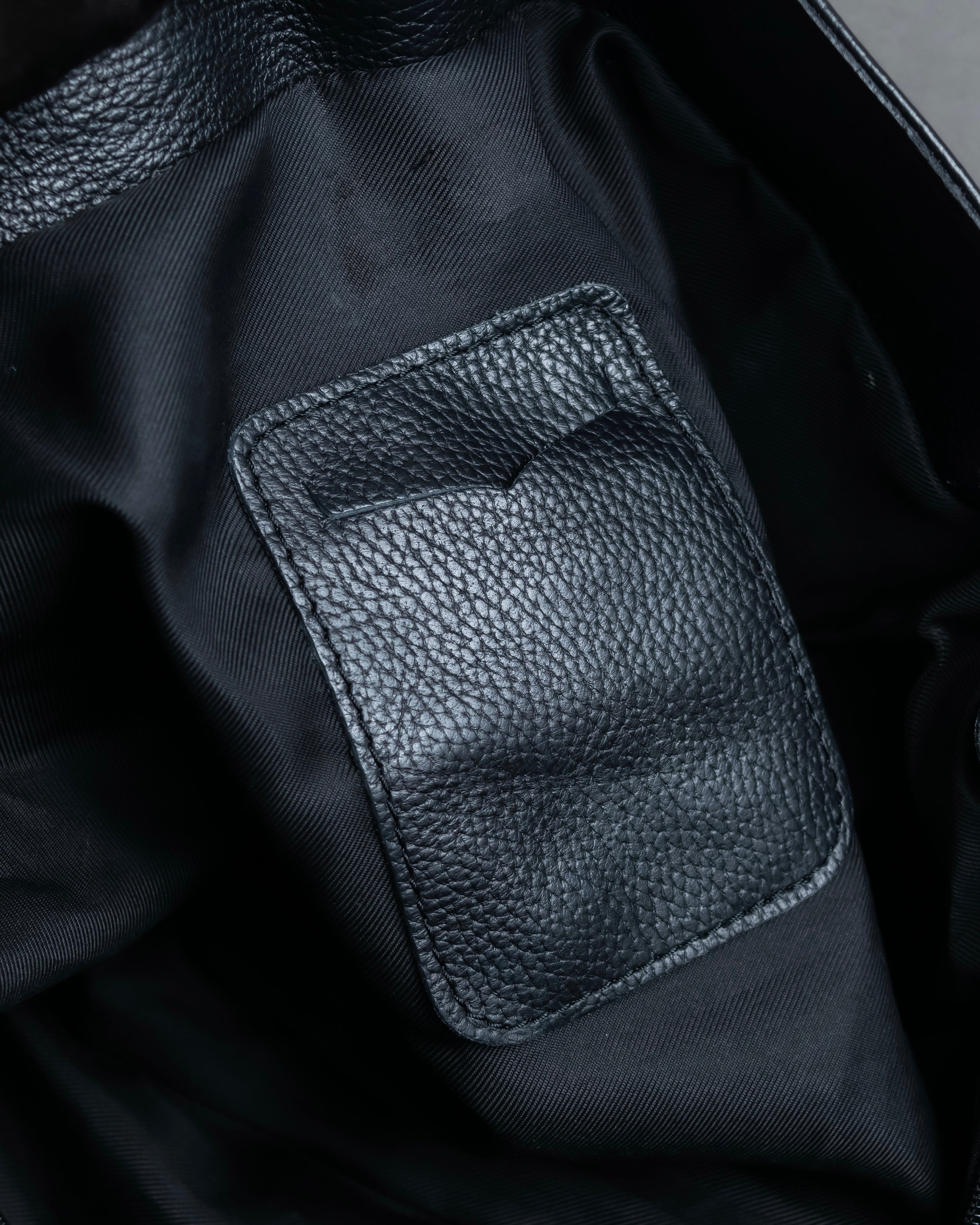 "AULENTTI" Gold closure belt design leather 2-way bag