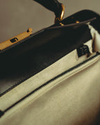 -SPECIAL- “GUCCI” 2012-2016 crossover-era crest studded doctor bag