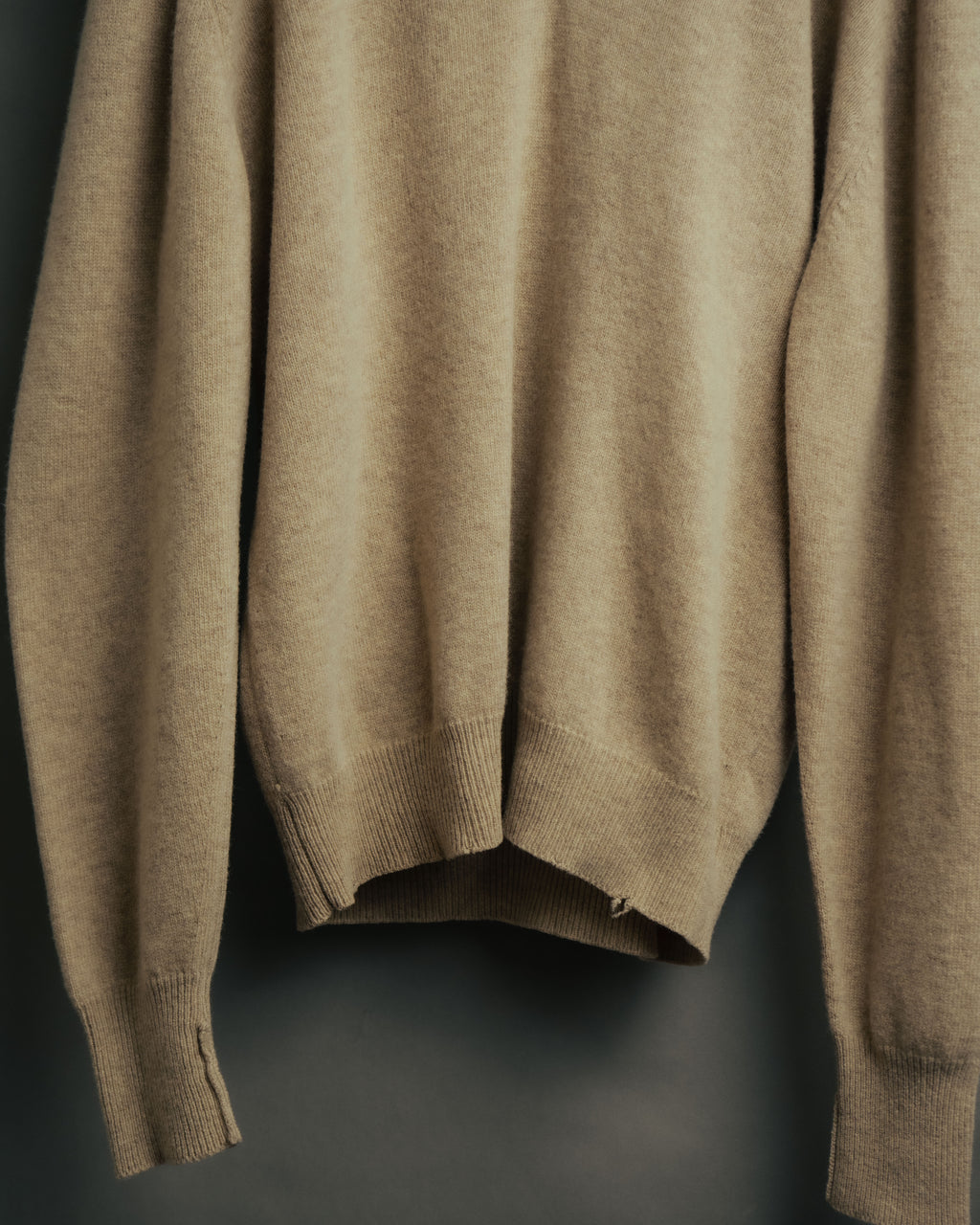 -MOOD Vintage Collections-
80’s-90’s V-neck lambswool knit
