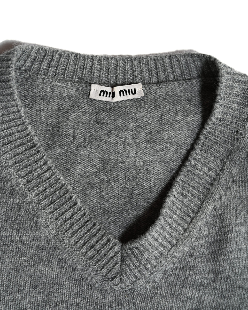 MIU MIU
/ Back Logo Cut Off Short Knit Sweater Gray