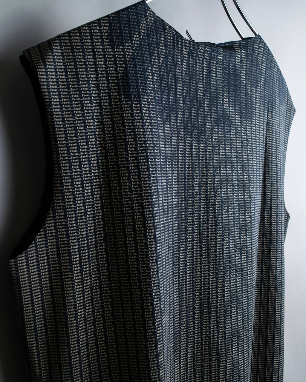 "FENDI" Logo print V-neck sleeveless top