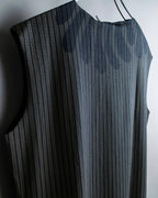 "FENDI" Logo print V-neck sleeveless top