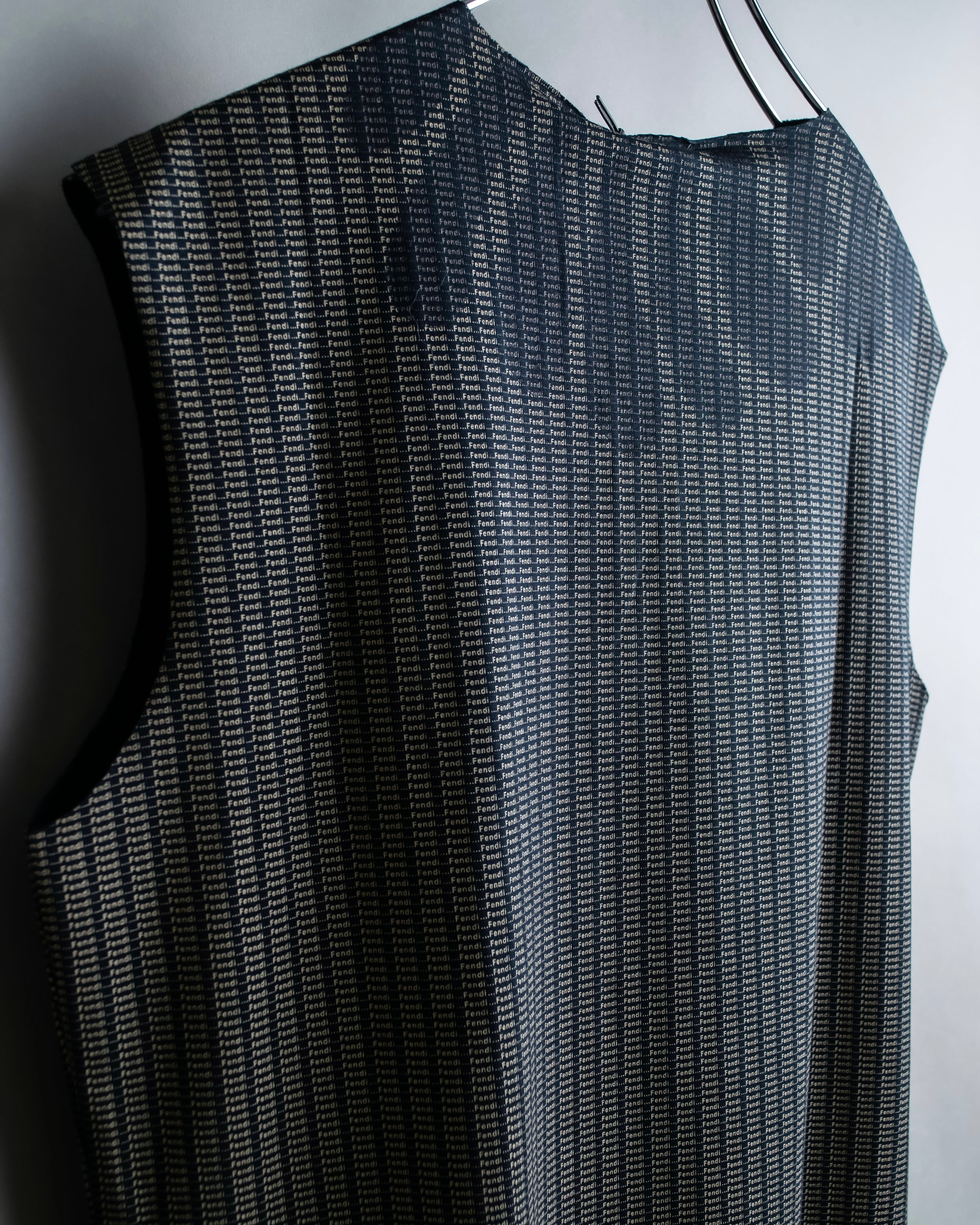 "FENDI" Logo print V-neck sleeveless top