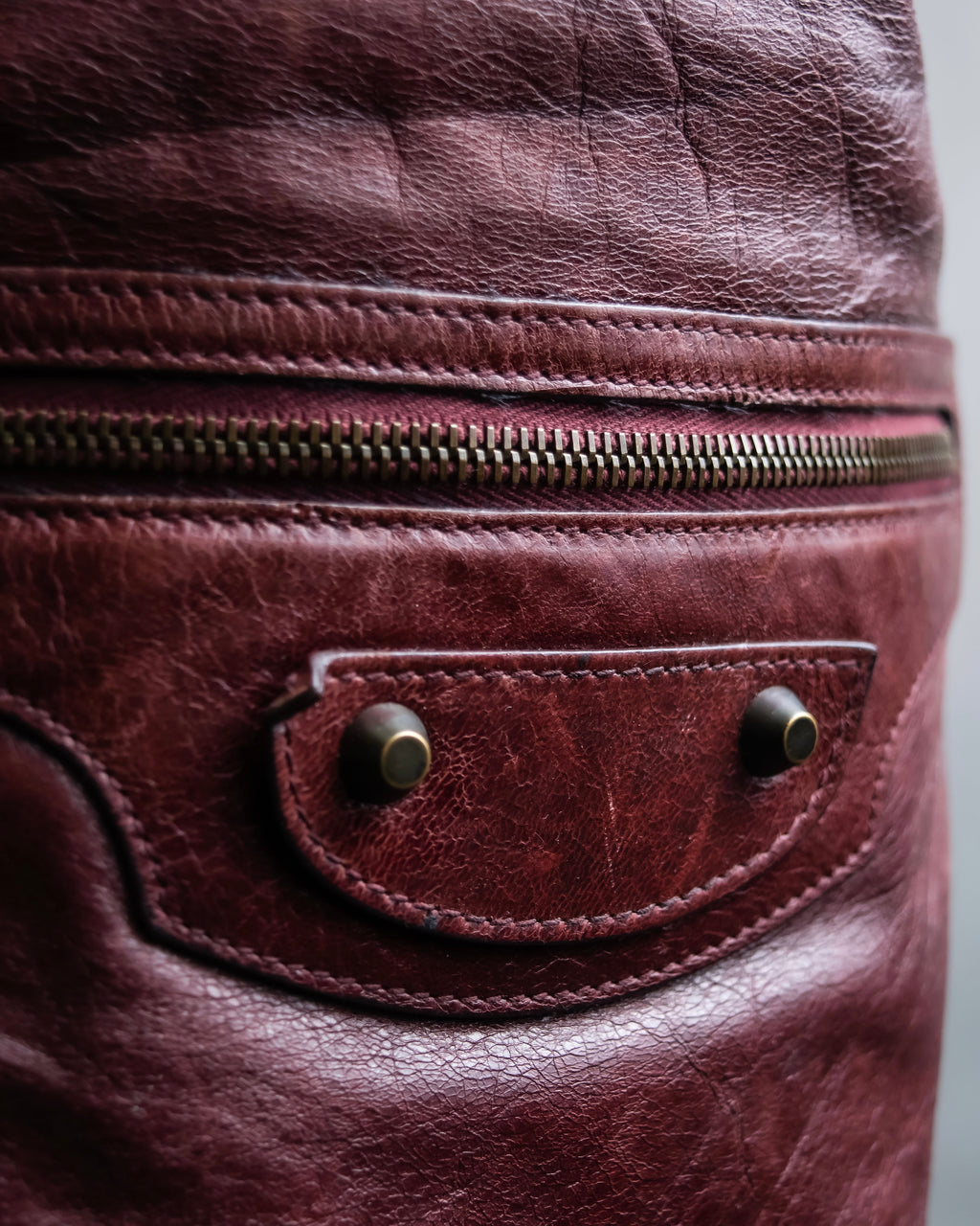 “BALENCIAGA” The Day leather one shoulder bag (burgundy)