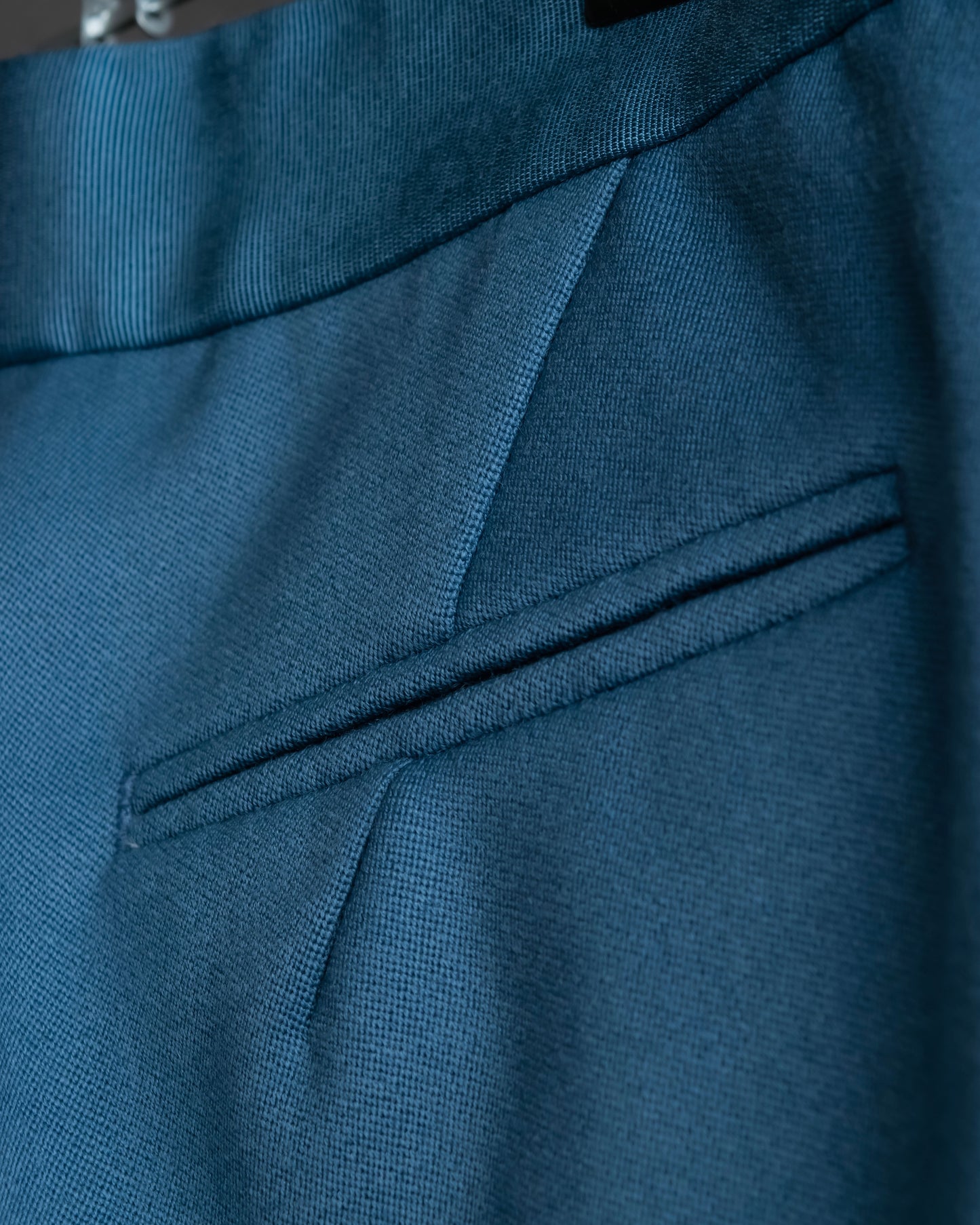 "DRAWER" Beautiful light blue tapered silhouette slacks