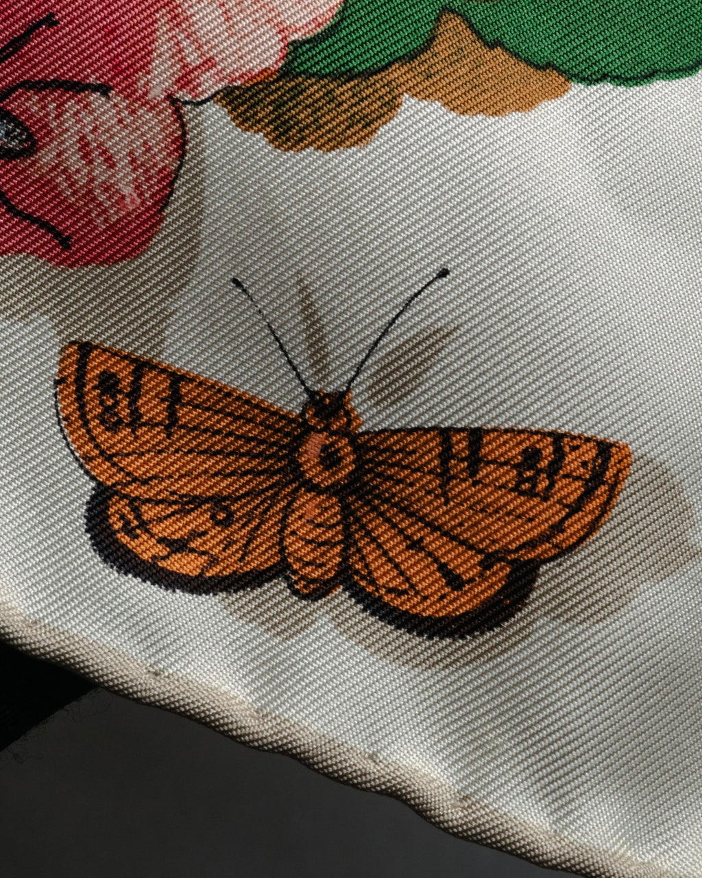 “GUCCI” 80’s-90’s Floral logo silk scarf