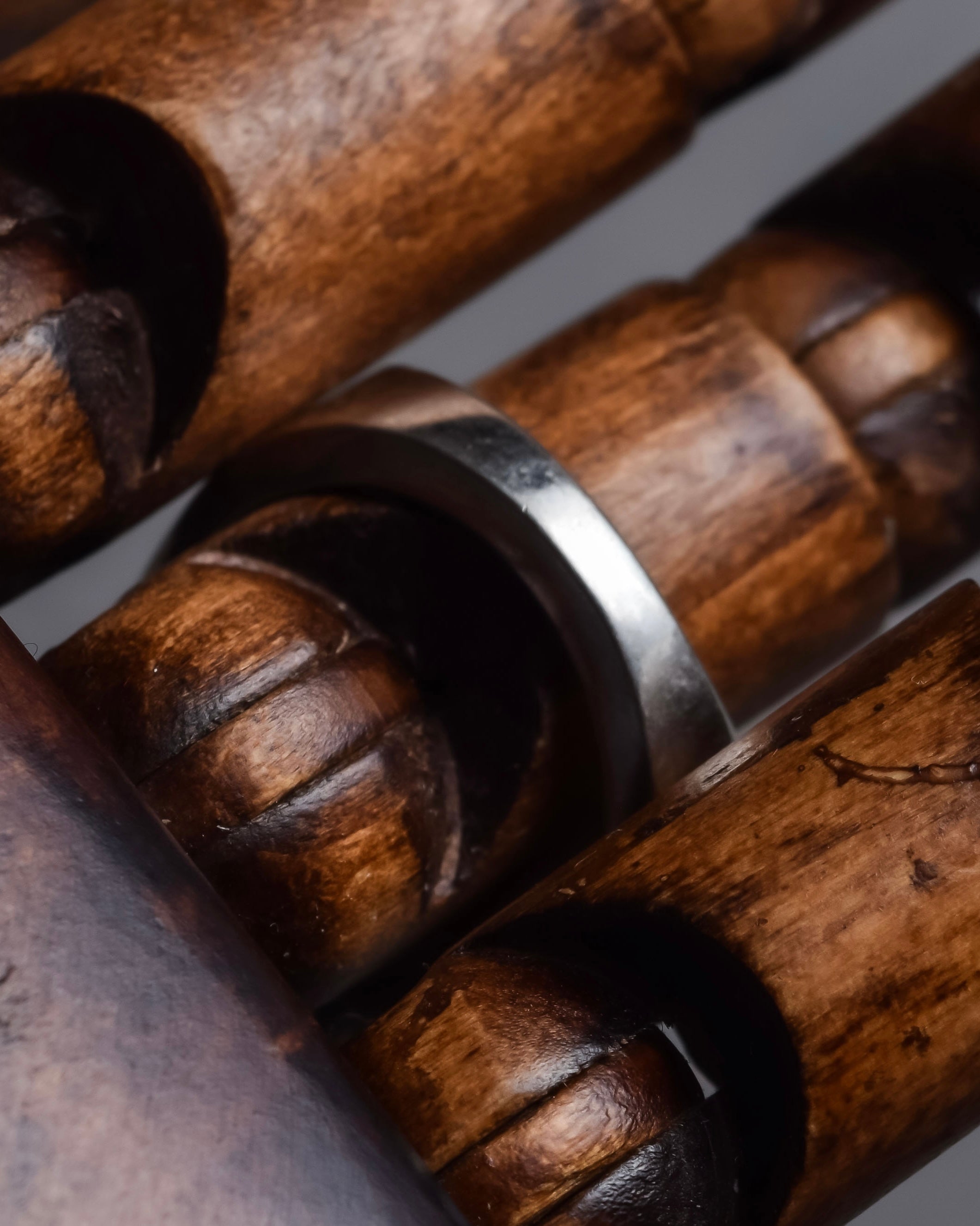 "GUCCI" Polished silver crystal sculptural ring