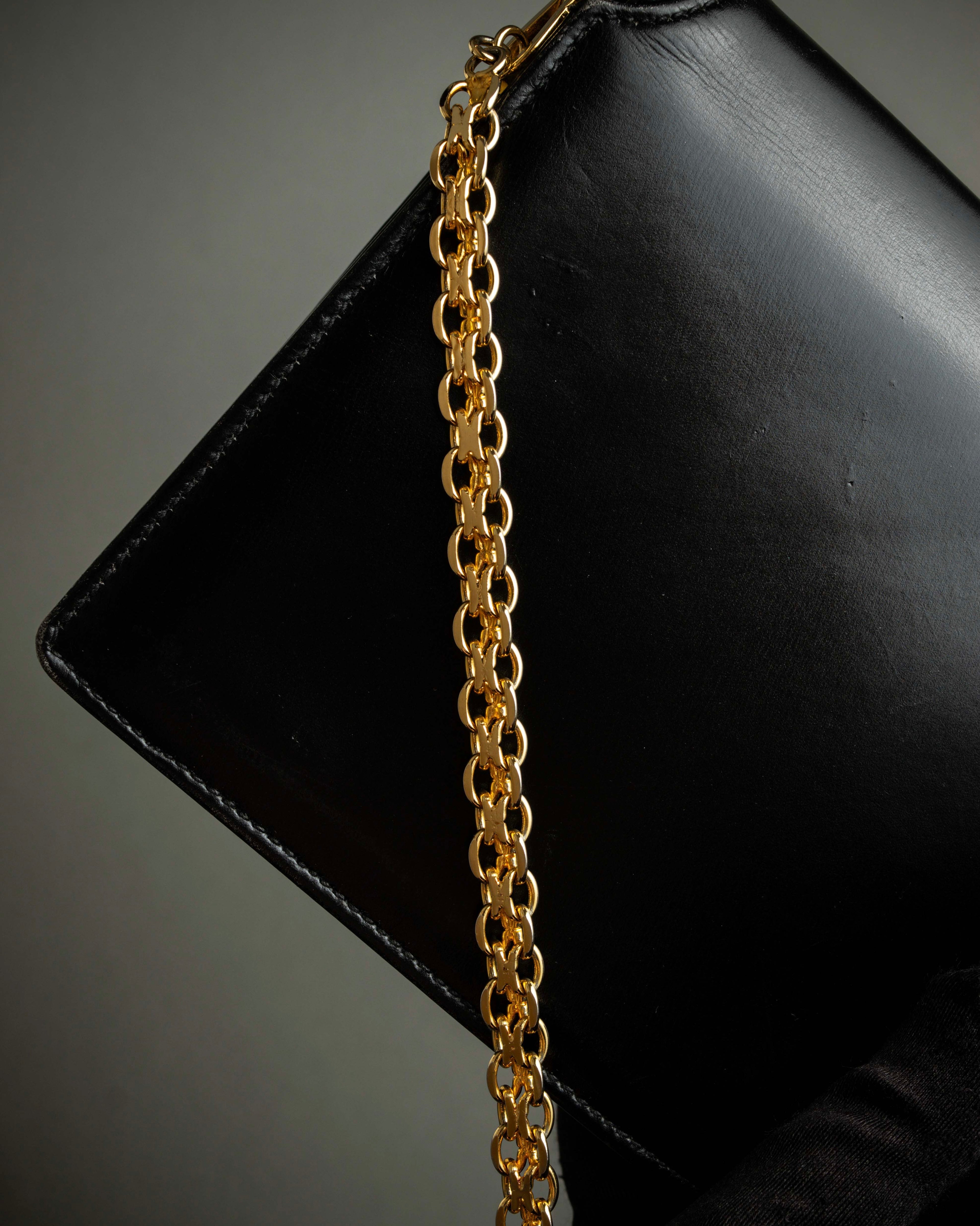 "GUCCI" Filigree vintage design chain shoulder leather bag